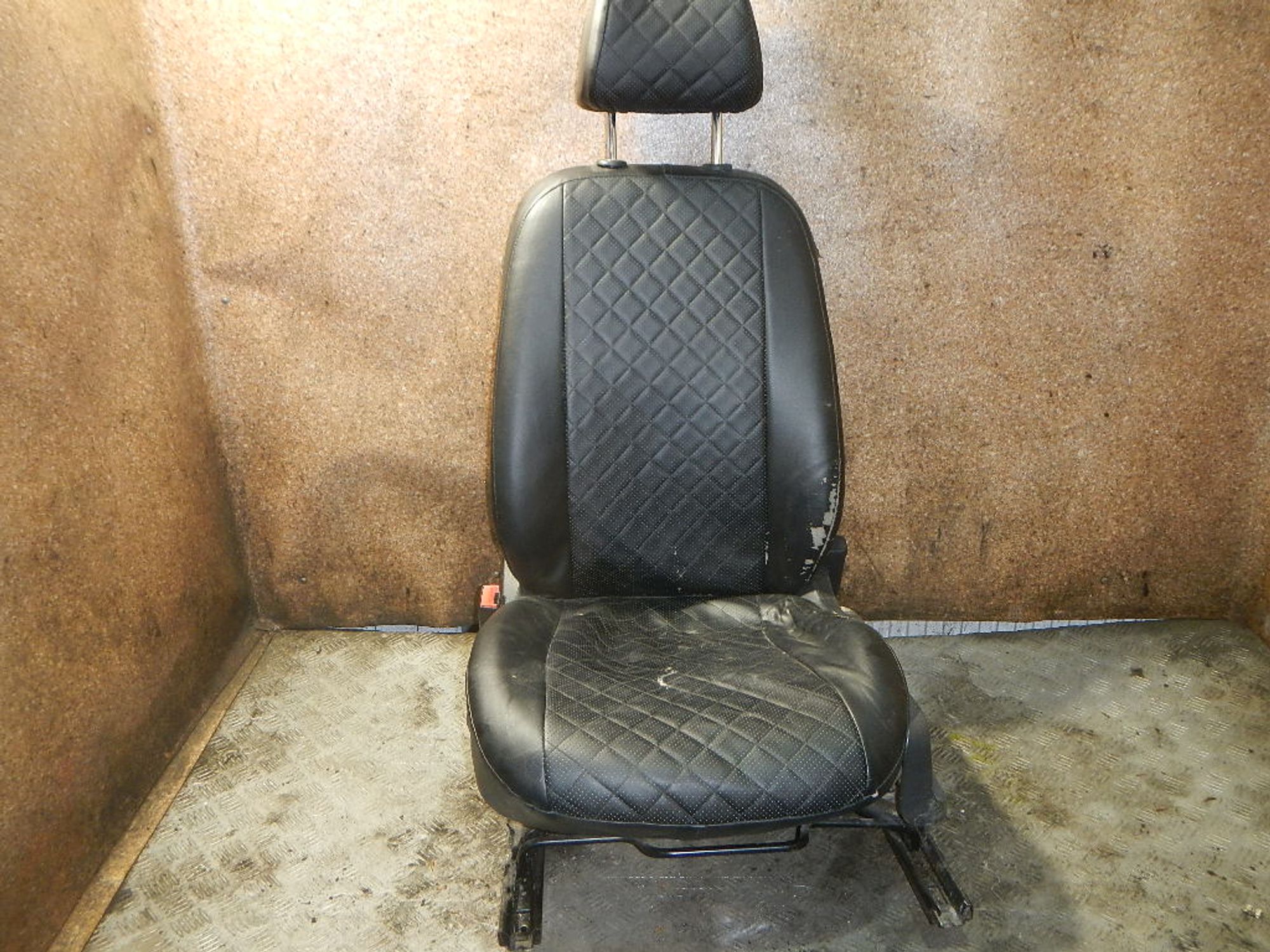 https://ycs.partsauto.market/partsauto-images/thmbs/b135e93f2d106a11df5e4386431c5e55/83a67edd26f909228ecf1de85e265bae/da11ff22fe3553e26dd34128fed4f328.jpg