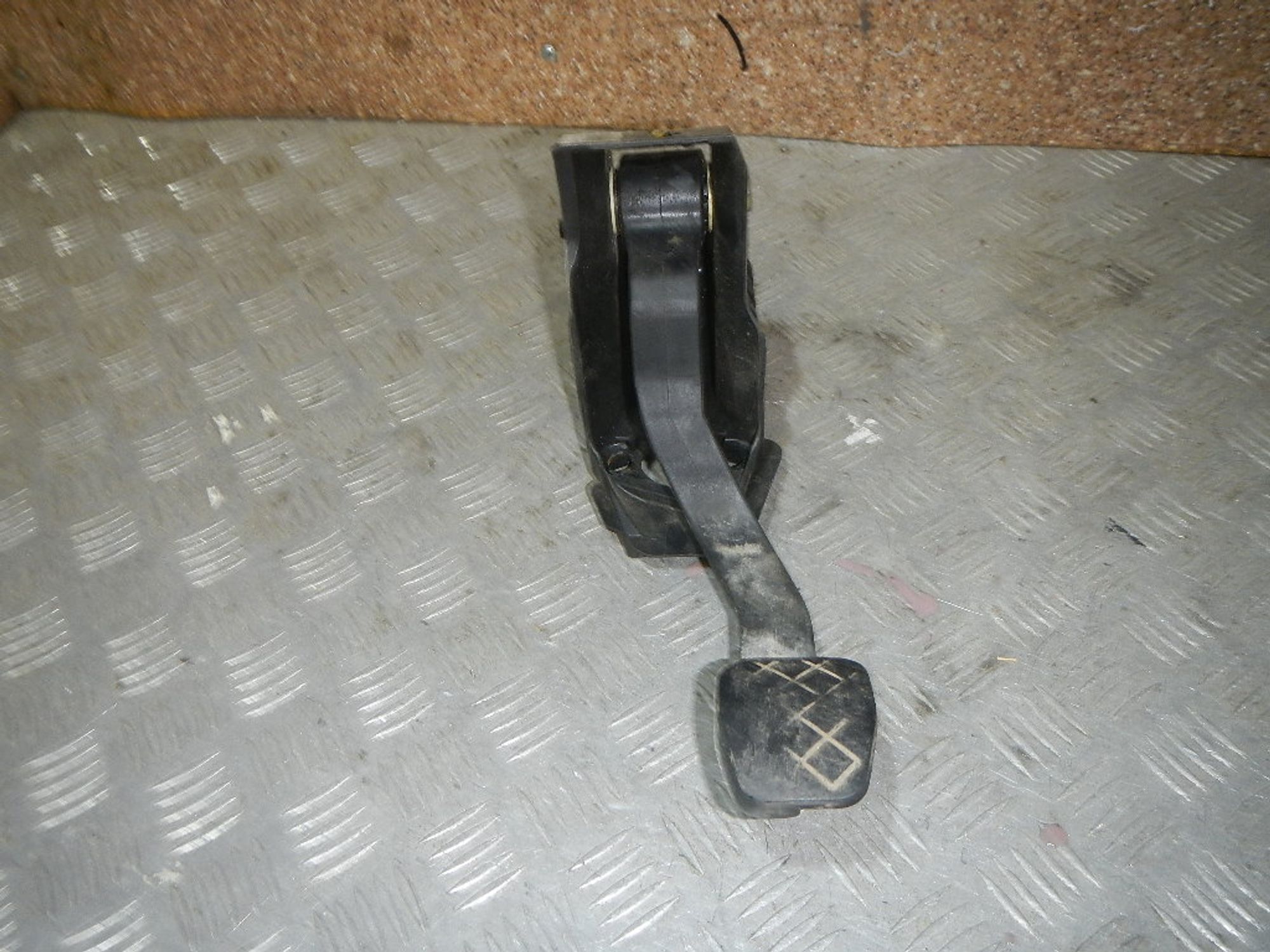 https://ycs.partsauto.market/partsauto-images/thmbs/b135e93f2d106a11df5e4386431c5e55/84bc6cbb86c1bb937c042d03aaf669e3/69570e85ec7461b96a43a116600c3c5a.jpg