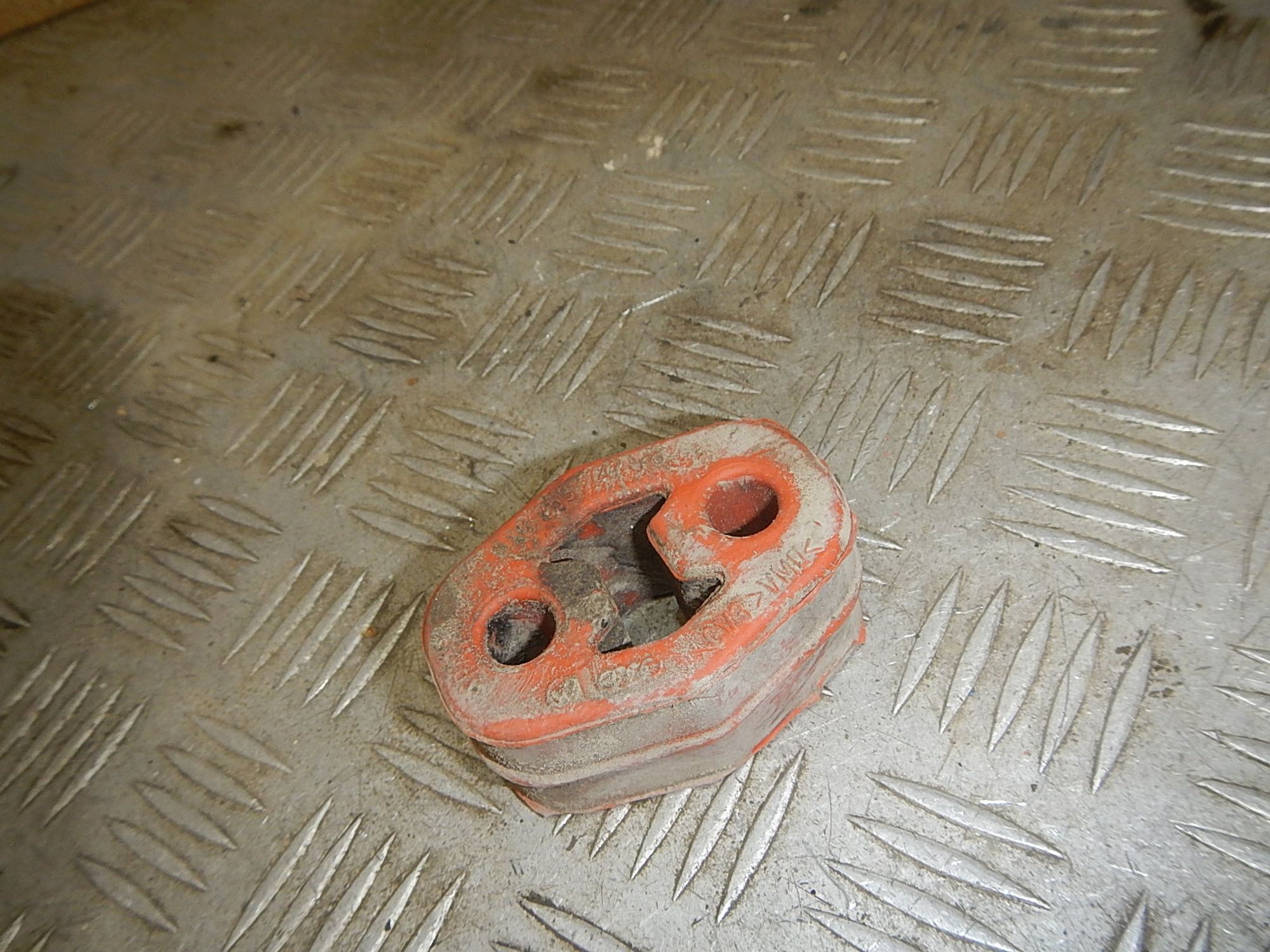 https://ycs.partsauto.market/partsauto-images/thmbs/b135e93f2d106a11df5e4386431c5e55/89c016693be42e30e861459c2383824e/81ca3965c4836addb6a3278d3aabe884.jpg