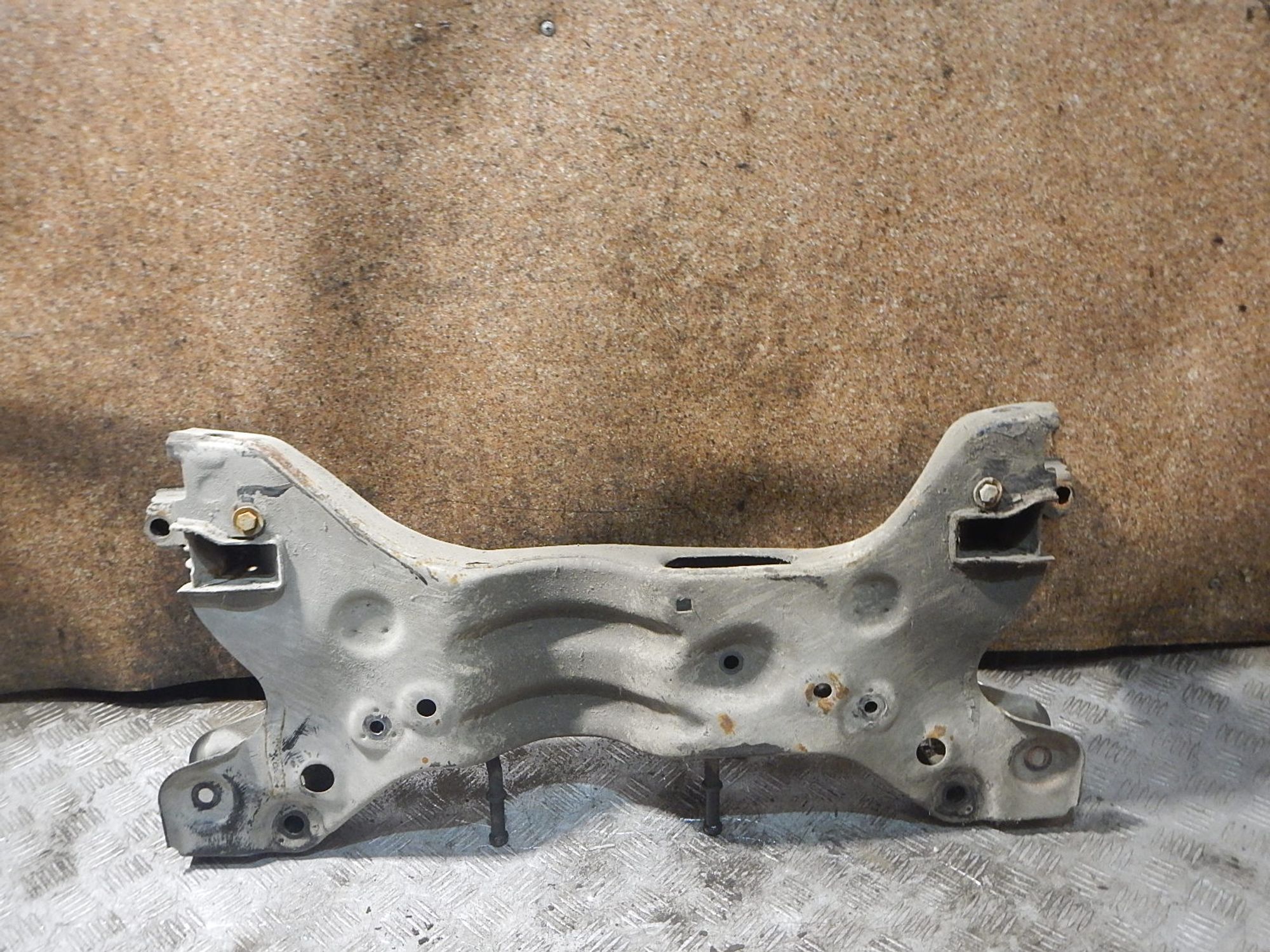 https://ycs.partsauto.market/partsauto-images/thmbs/b135e93f2d106a11df5e4386431c5e55/8adb9605bc5851bd7c4839d998b4b01f/7f36aece6a9282741ff0cb0c541cd582.jpg