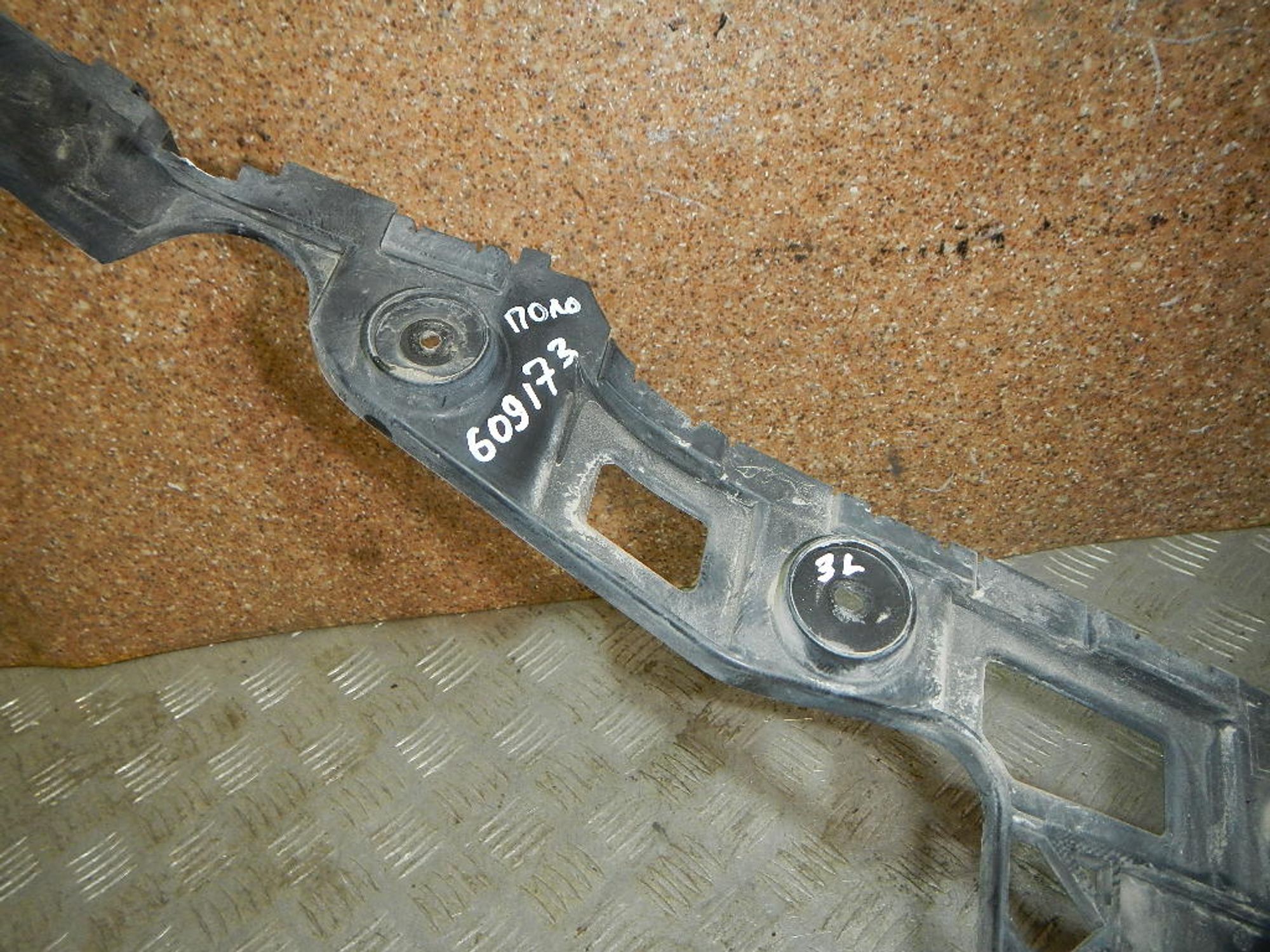 https://ycs.partsauto.market/partsauto-images/thmbs/b135e93f2d106a11df5e4386431c5e55/8c41ba6ce02e5ede5361e4bea24c192e/817885fb3e689ca85cb6c377eaba7889.jpg