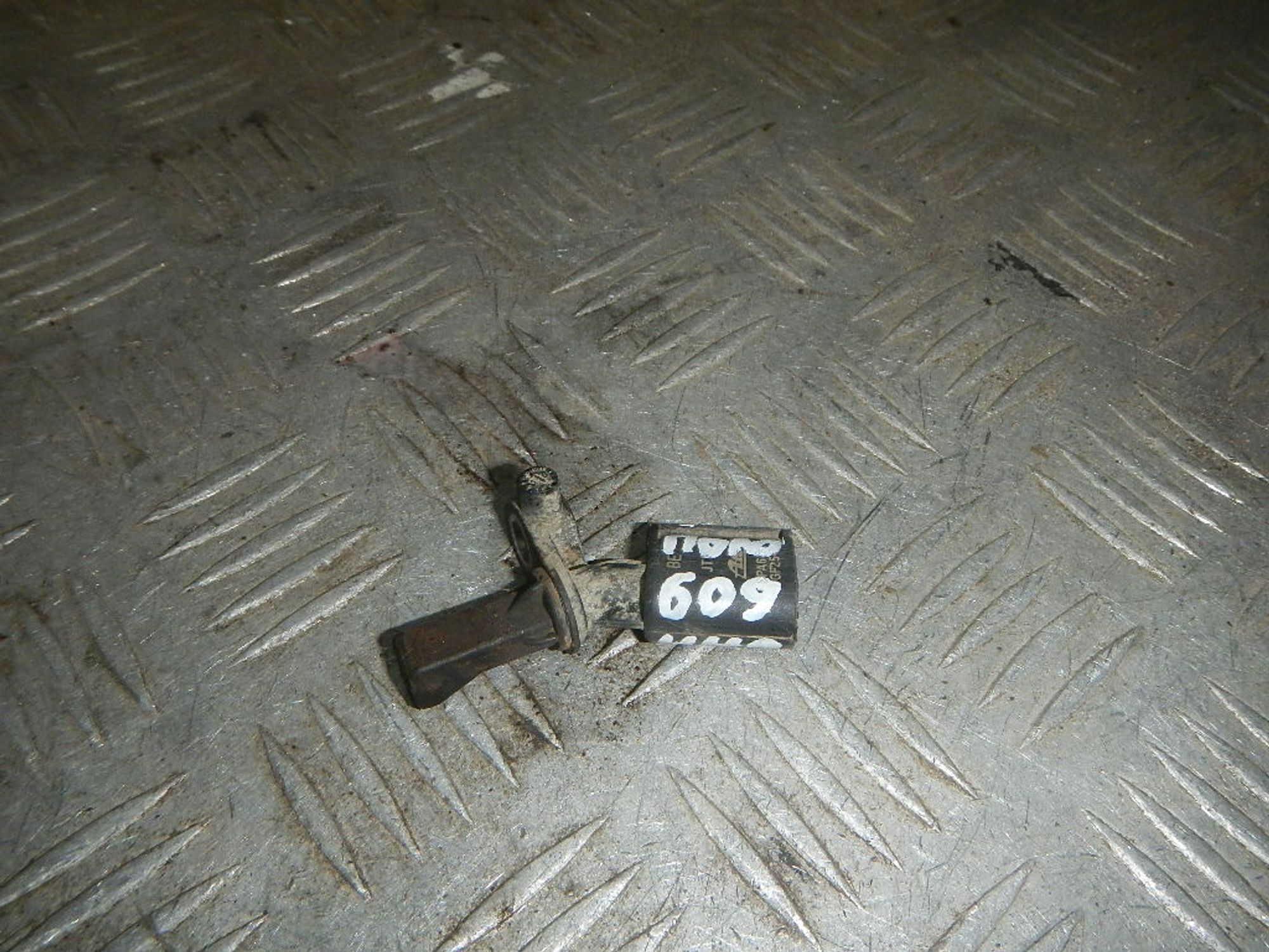 https://ycs.partsauto.market/partsauto-images/thmbs/b135e93f2d106a11df5e4386431c5e55/8d206611722a09e9d3a4413bb68d3ca4/dd4f2a23c16d8ee3e771f1770ec506b7.jpg