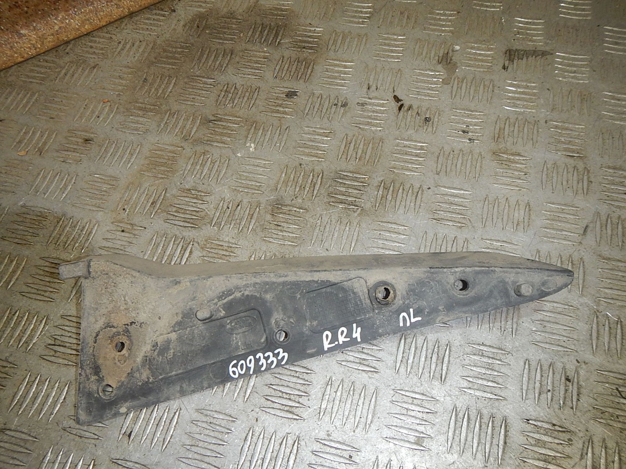 https://ycs.partsauto.market/partsauto-images/thmbs/b135e93f2d106a11df5e4386431c5e55/91b6badb86fec0a046eb5710910fa52c/99f85316bcc46bb6e86054d0b006857a.jpg