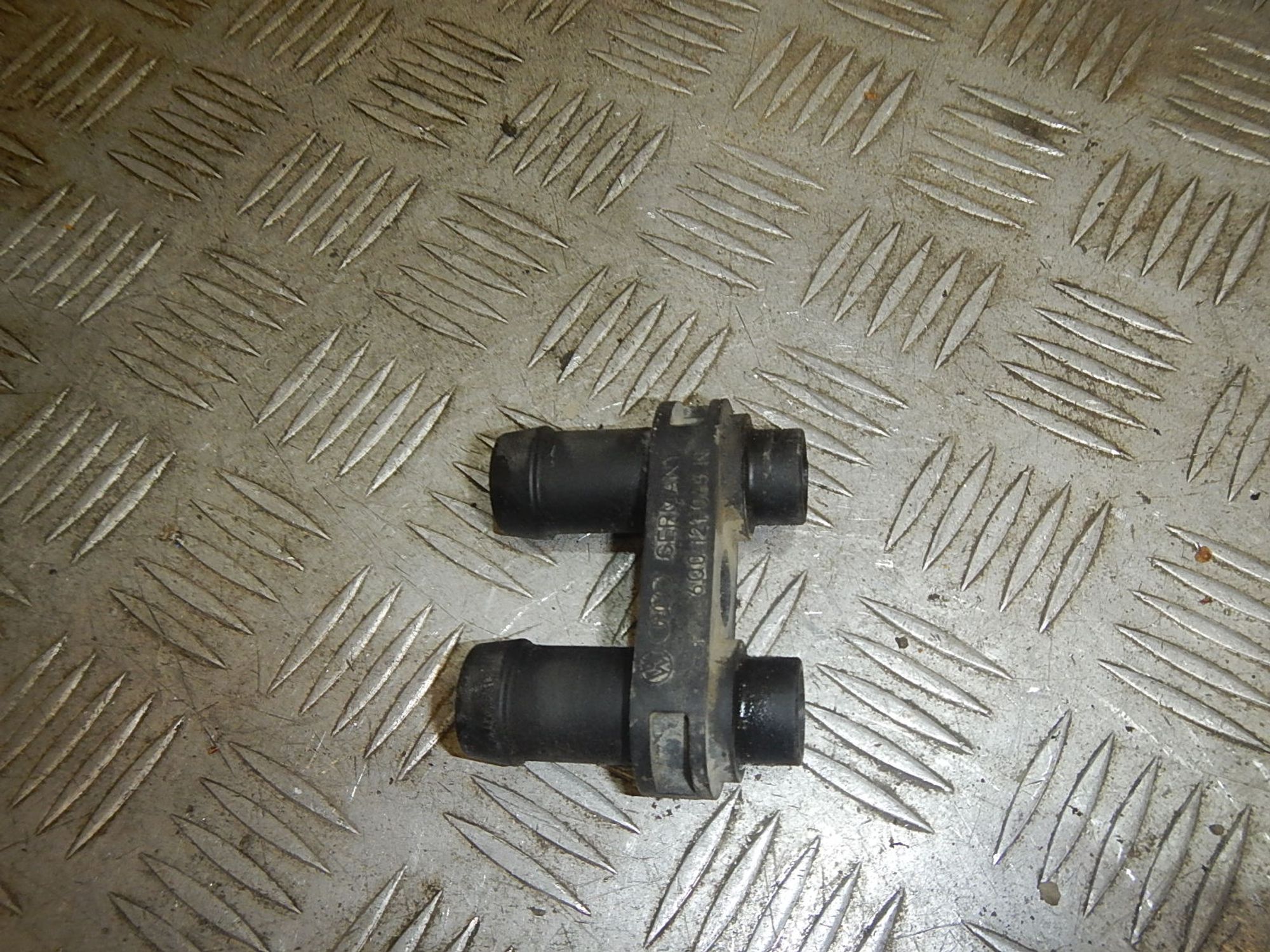 https://ycs.partsauto.market/partsauto-images/thmbs/b135e93f2d106a11df5e4386431c5e55/91fc14052e9f2bcb731b79802a0dce05/e8ae0fa1adb24bff4b0af9deb4acedbc.jpg