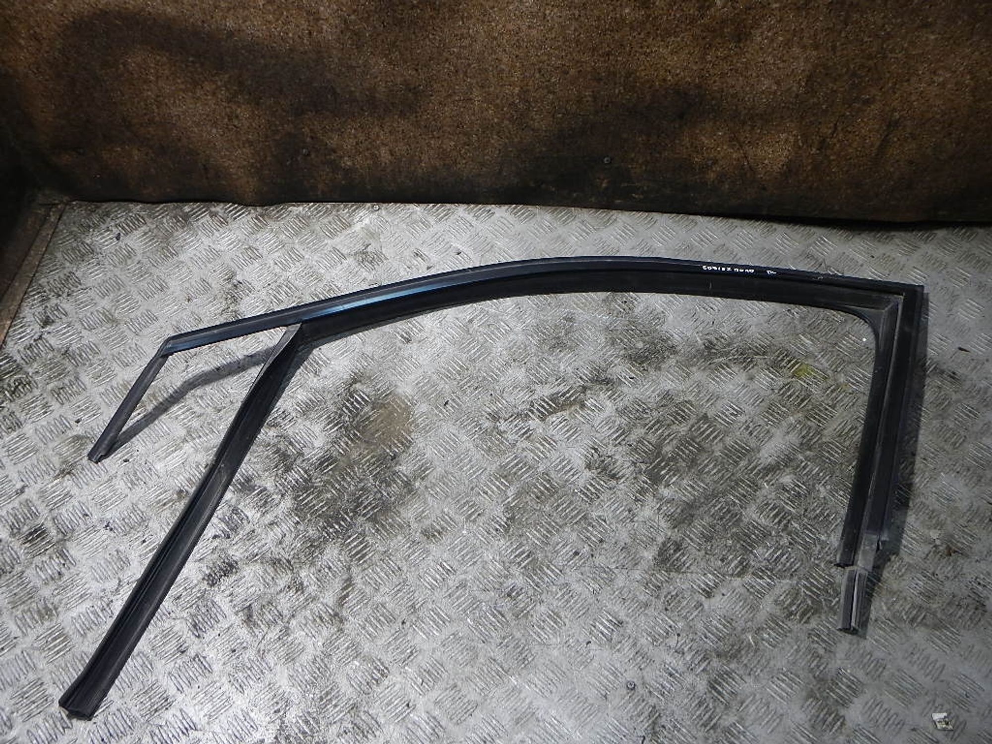 https://ycs.partsauto.market/partsauto-images/thmbs/b135e93f2d106a11df5e4386431c5e55/9623510f240e73ff312cae8b4f0abc3d/31001ce6b21b41661cf44c9dbe4c6c08.jpg