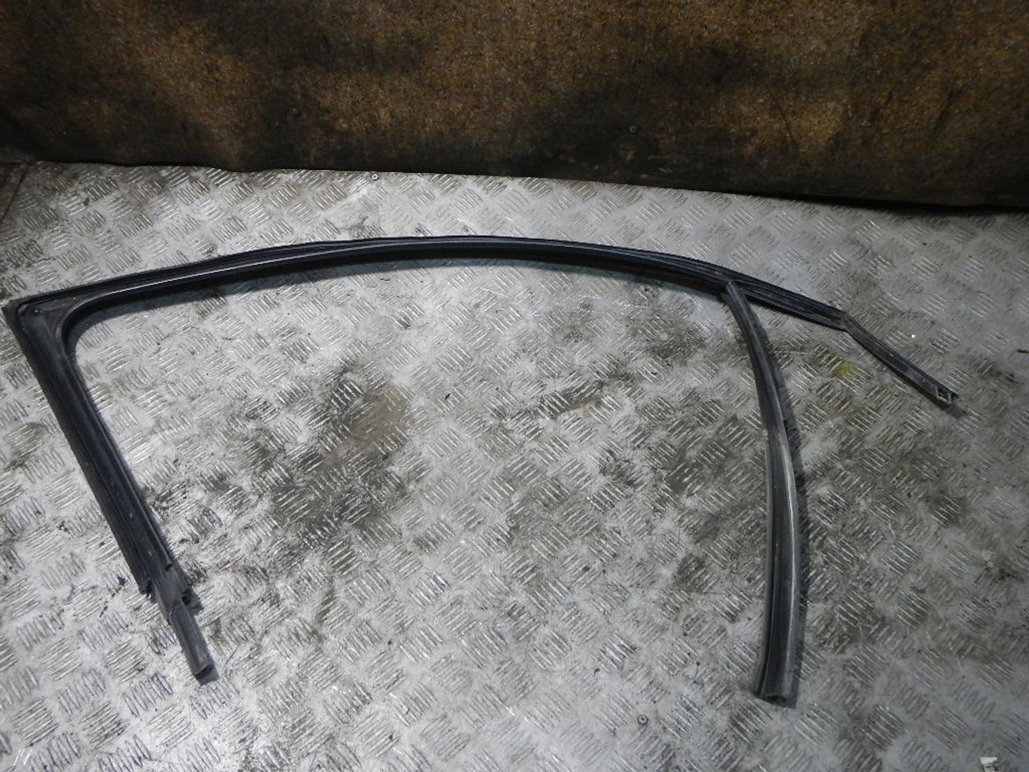 https://ycs.partsauto.market/partsauto-images/thmbs/b135e93f2d106a11df5e4386431c5e55/9623510f240e73ff312cae8b4f0abc3d/caf76a92ae9f4fba06a222d68306eb0c.jpg