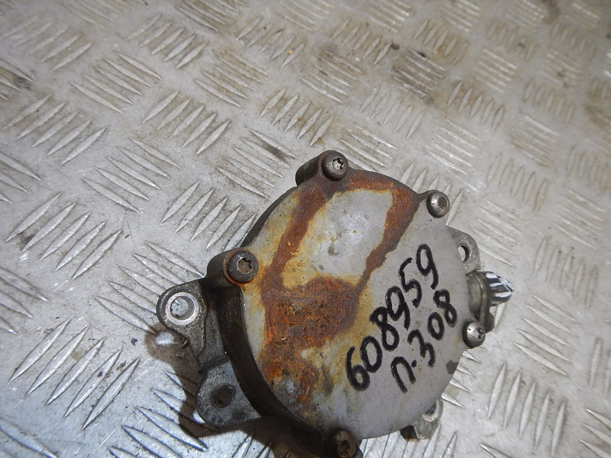 https://ycs.partsauto.market/partsauto-images/thmbs/b135e93f2d106a11df5e4386431c5e55/9905c931f4835f2e21193ddac82a4ffa/1d8200c3a1fc98428d3432acdc3eae6d.jpg