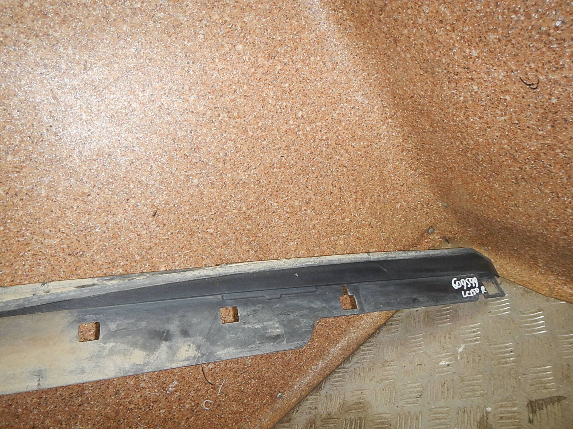 https://ycs.partsauto.market/partsauto-images/thmbs/b135e93f2d106a11df5e4386431c5e55/9cc249ef1bf55b452465bad38c594657/f434cb542c23149e4b40847d20b0fce3.jpg