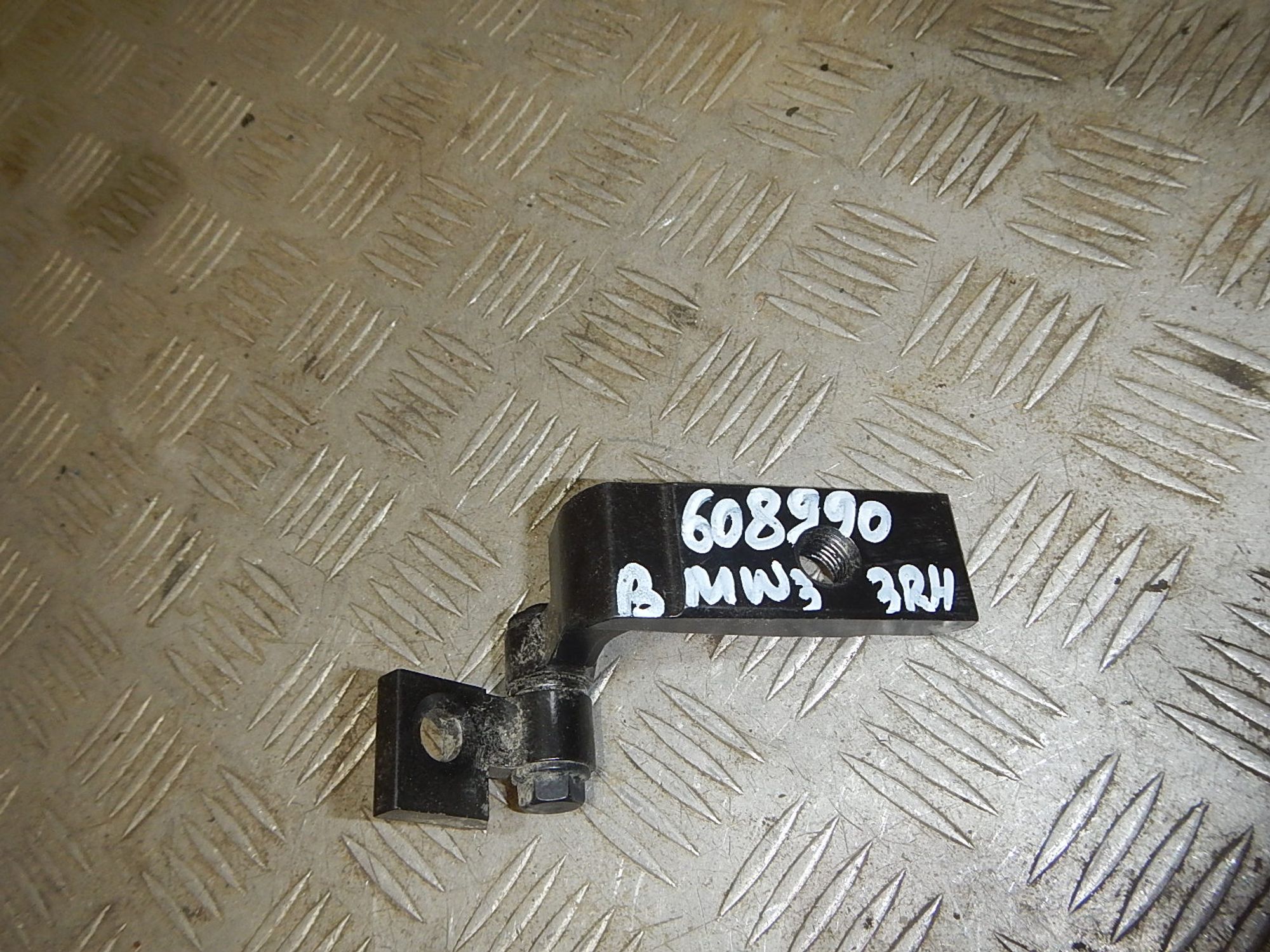 https://ycs.partsauto.market/partsauto-images/thmbs/b135e93f2d106a11df5e4386431c5e55/a2ccdd1be338ba64bea436ad4ed4c828/2b6f6017961df2c20b157e445903e9a1.jpg