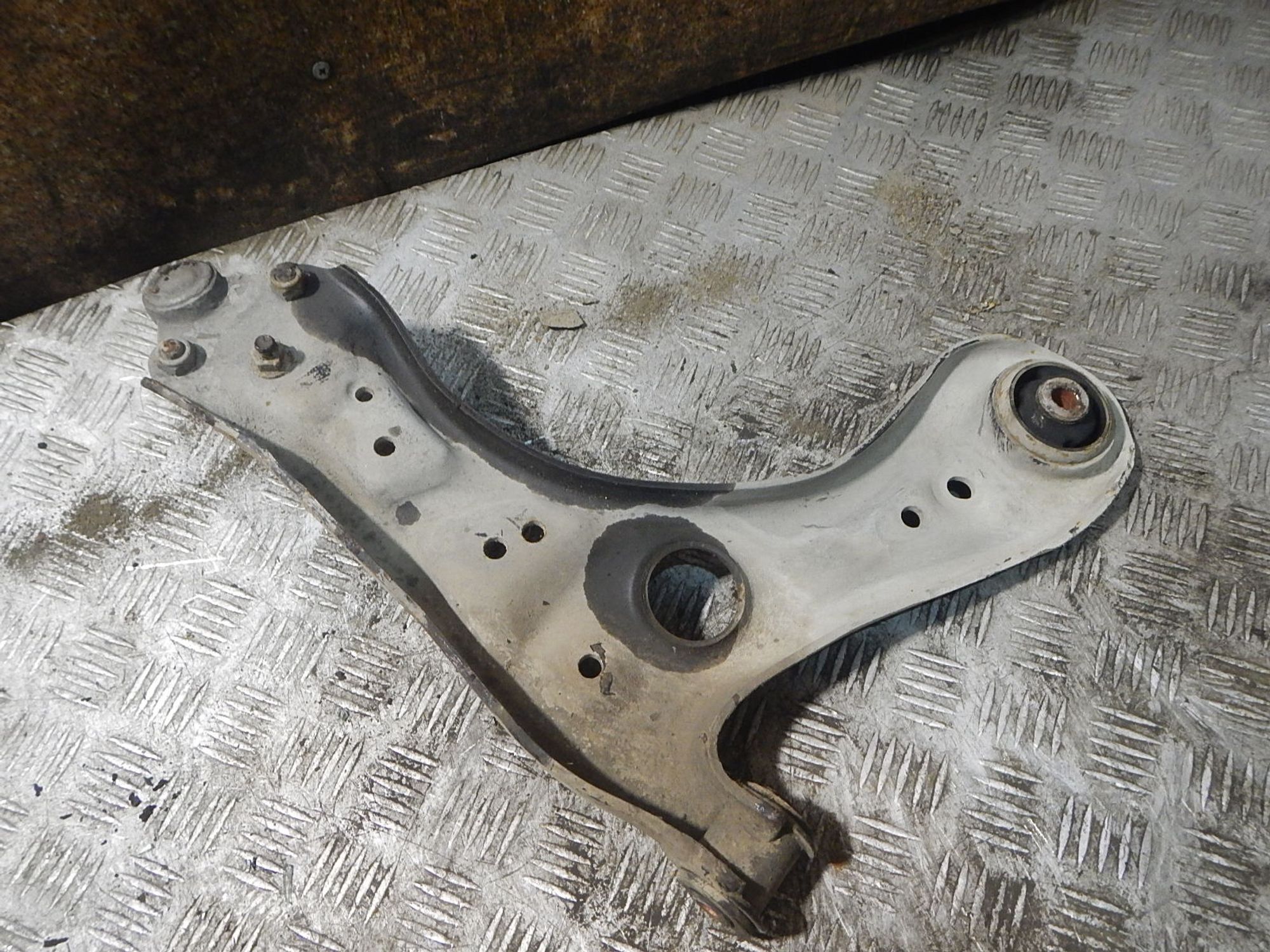 https://ycs.partsauto.market/partsauto-images/thmbs/b135e93f2d106a11df5e4386431c5e55/a329d493800d79889f3a9e26c5c4ac7d/87614f4034042c2d06e8b0519450a696.jpg
