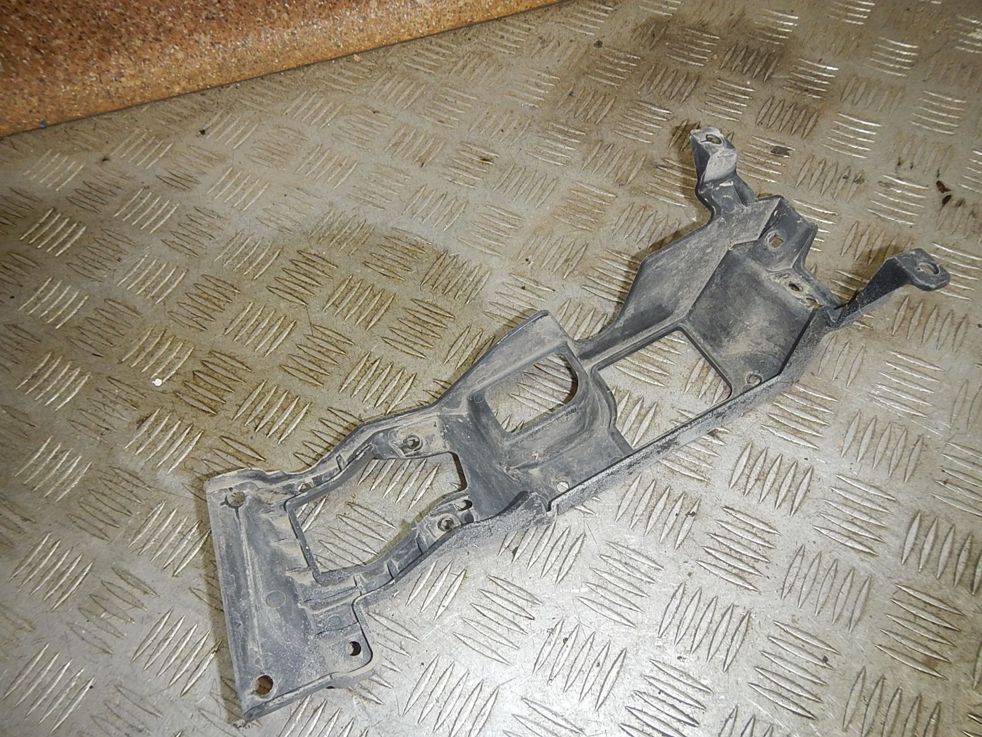 https://ycs.partsauto.market/partsauto-images/thmbs/b135e93f2d106a11df5e4386431c5e55/a7d565ba942355db2bac3ba062586518/c9b95f5a552e3f28f7e865bdb15baa2d.jpg