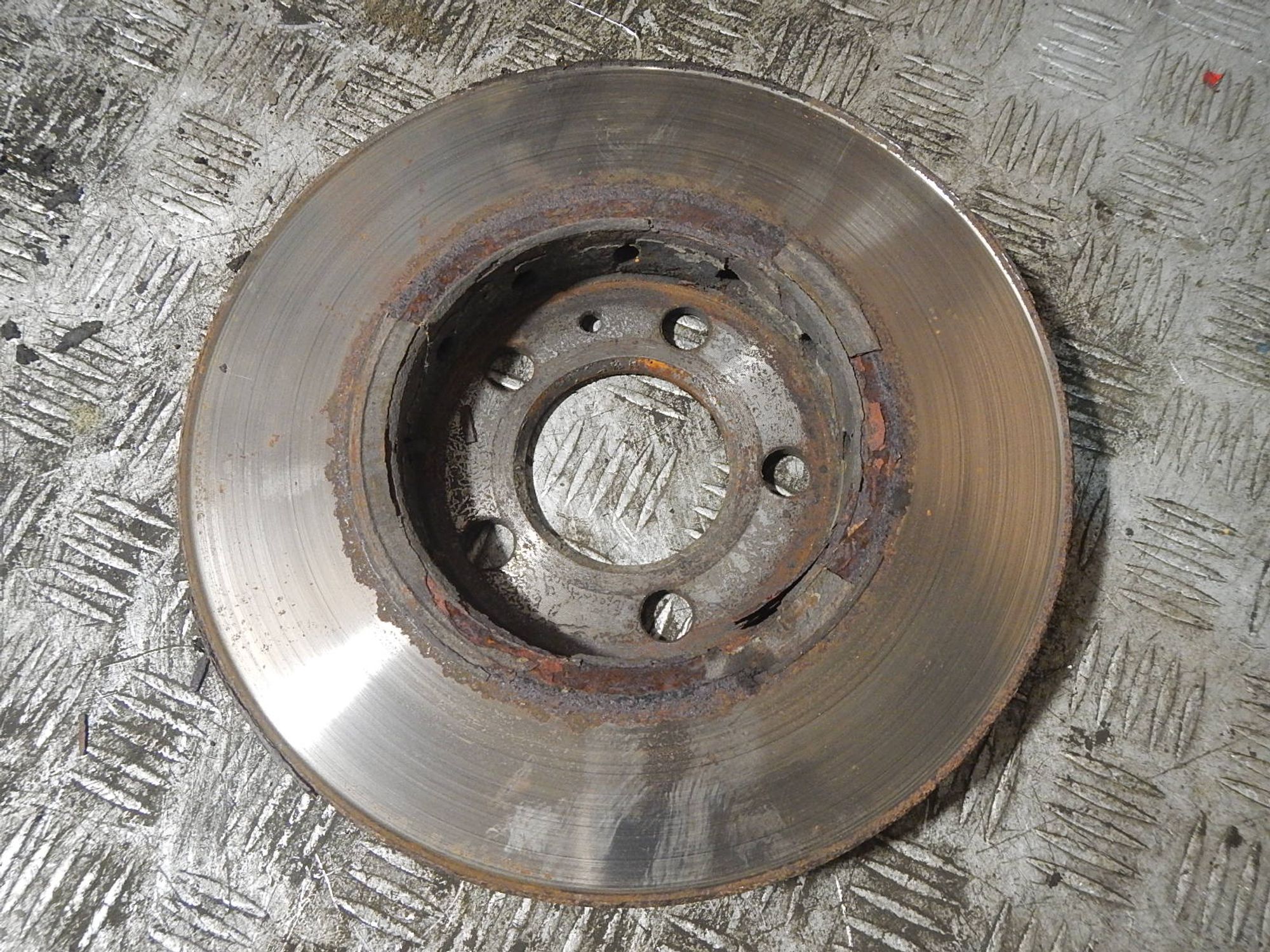 https://ycs.partsauto.market/partsauto-images/thmbs/b135e93f2d106a11df5e4386431c5e55/b58e37d6af4e671439ae726e1f2c181d/0d2b8390dee114b612757277c3b0e7f0.jpg