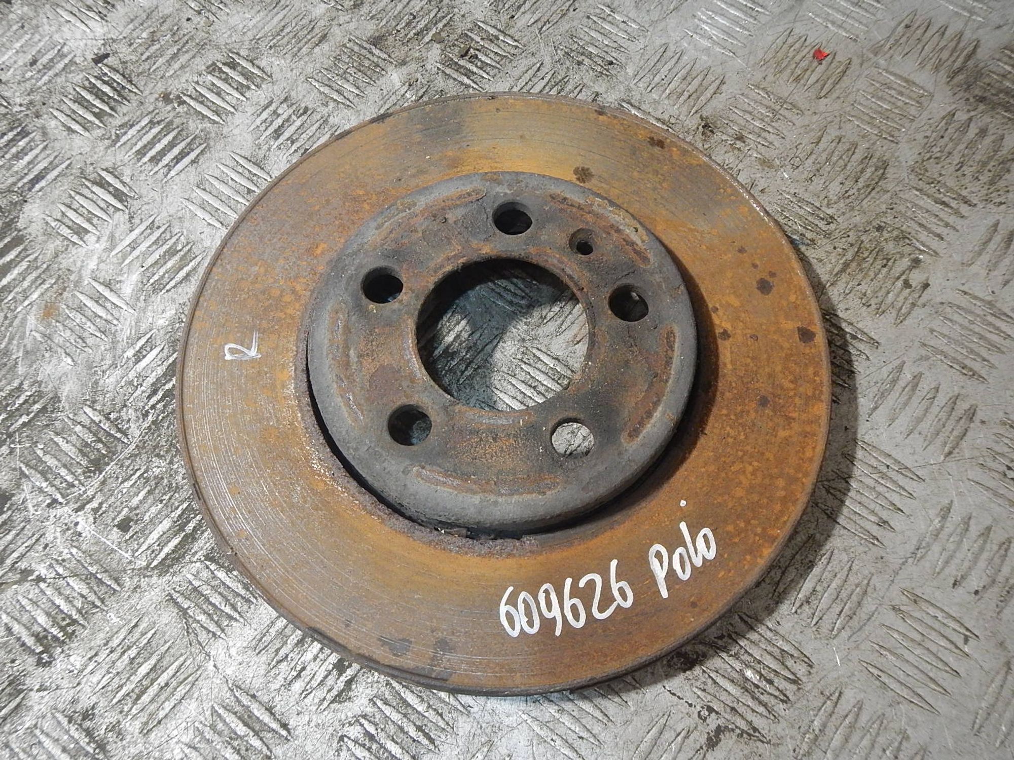 https://ycs.partsauto.market/partsauto-images/thmbs/b135e93f2d106a11df5e4386431c5e55/b58e37d6af4e671439ae726e1f2c181d/ec13a328548d3461c506a7aa66600771.jpg