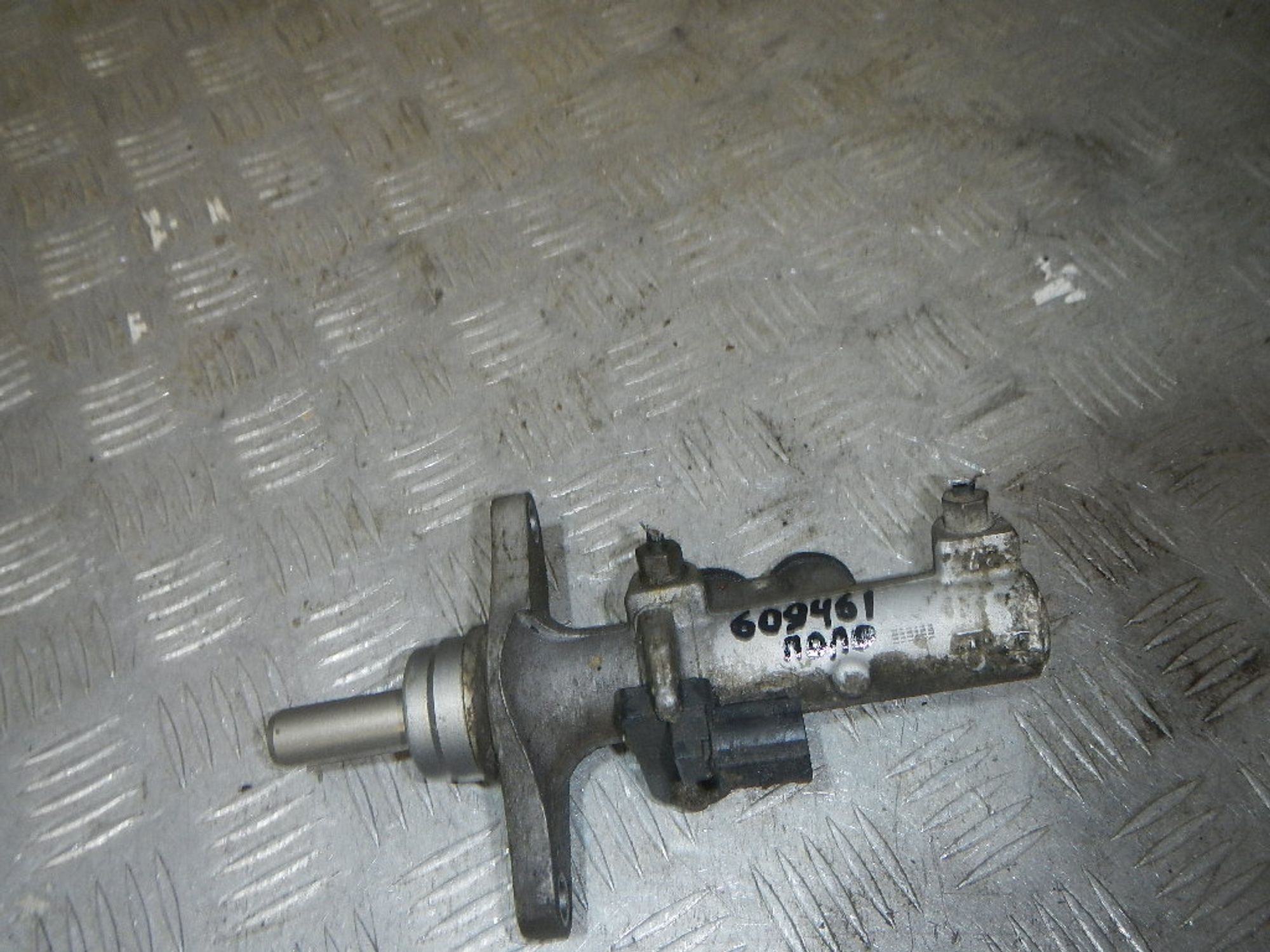 https://ycs.partsauto.market/partsauto-images/thmbs/b135e93f2d106a11df5e4386431c5e55/b60de013712dbdf08d8f6e15dca26935/51c8a8a33efae1f7f31403832241f11b.jpg