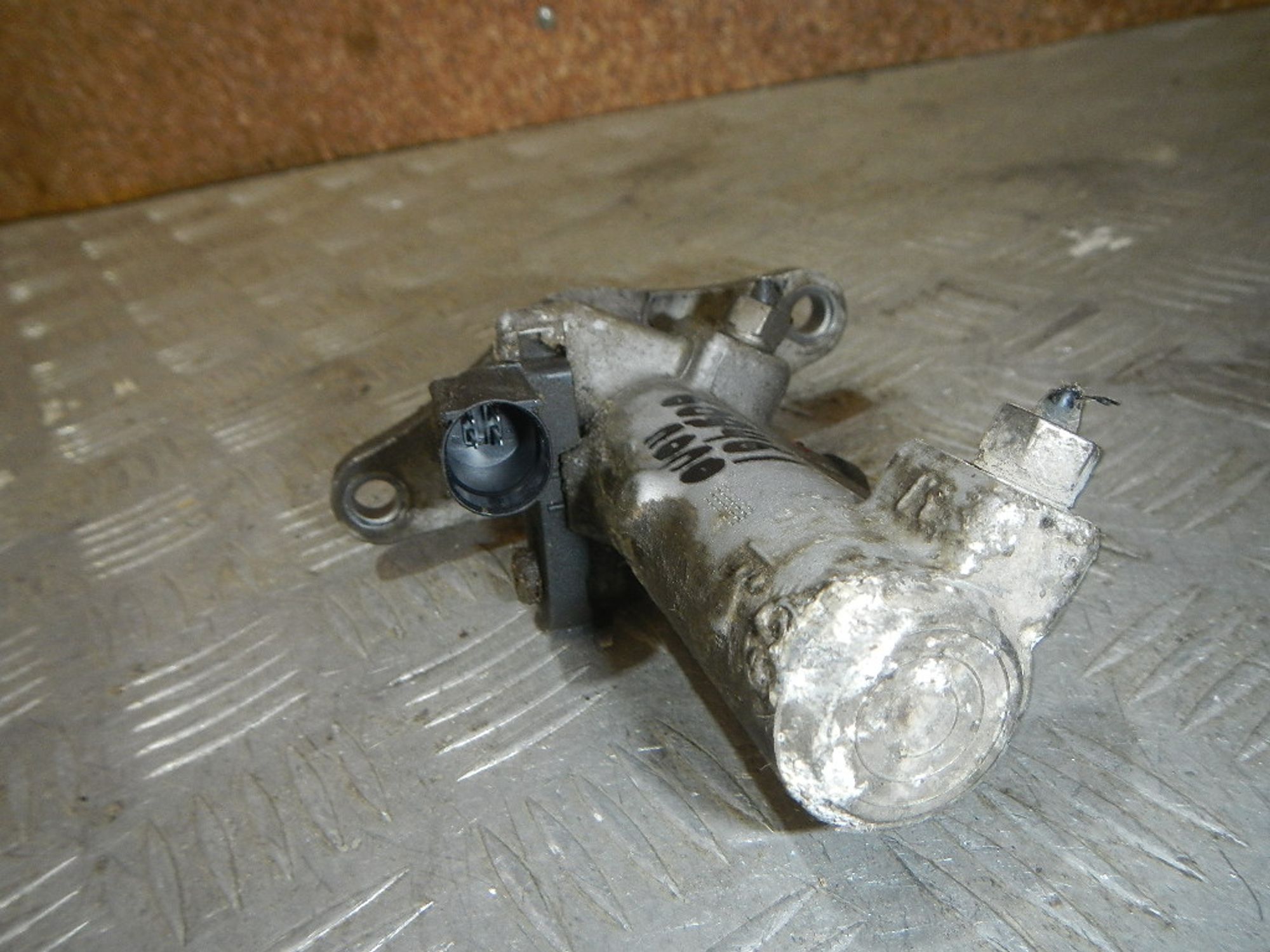 https://ycs.partsauto.market/partsauto-images/thmbs/b135e93f2d106a11df5e4386431c5e55/b60de013712dbdf08d8f6e15dca26935/85193701c41d174e3196196dedf48034.jpg