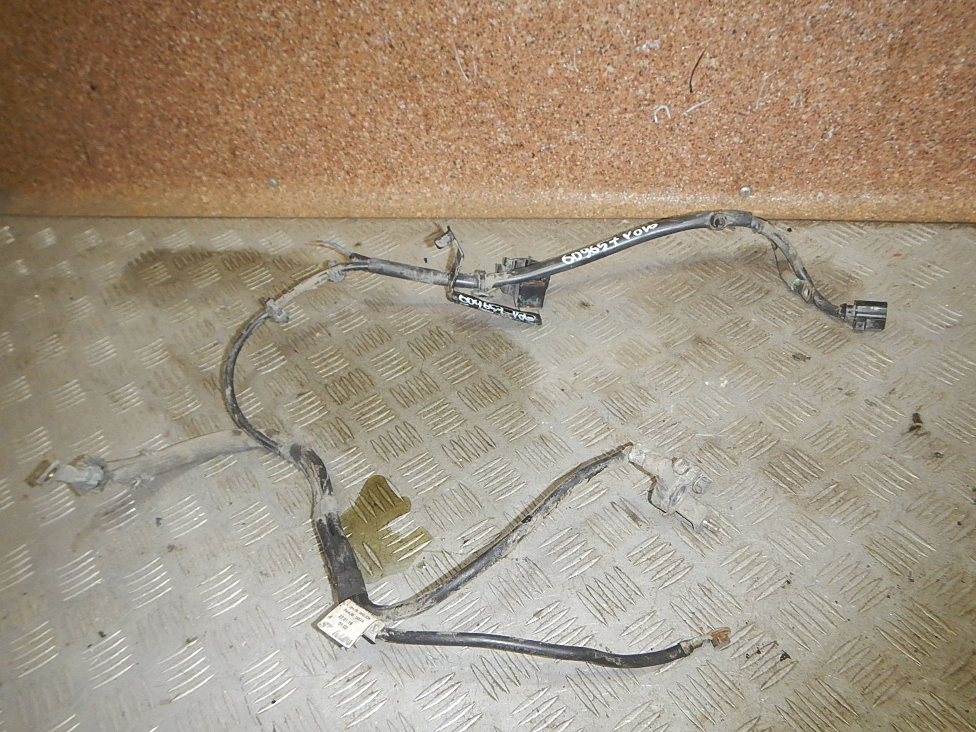 https://ycs.partsauto.market/partsauto-images/thmbs/b135e93f2d106a11df5e4386431c5e55/b79623197e2b7845c8be222bf8129388/bb77e6d1dd8ebca406ea9e5cc5adbd40.jpg