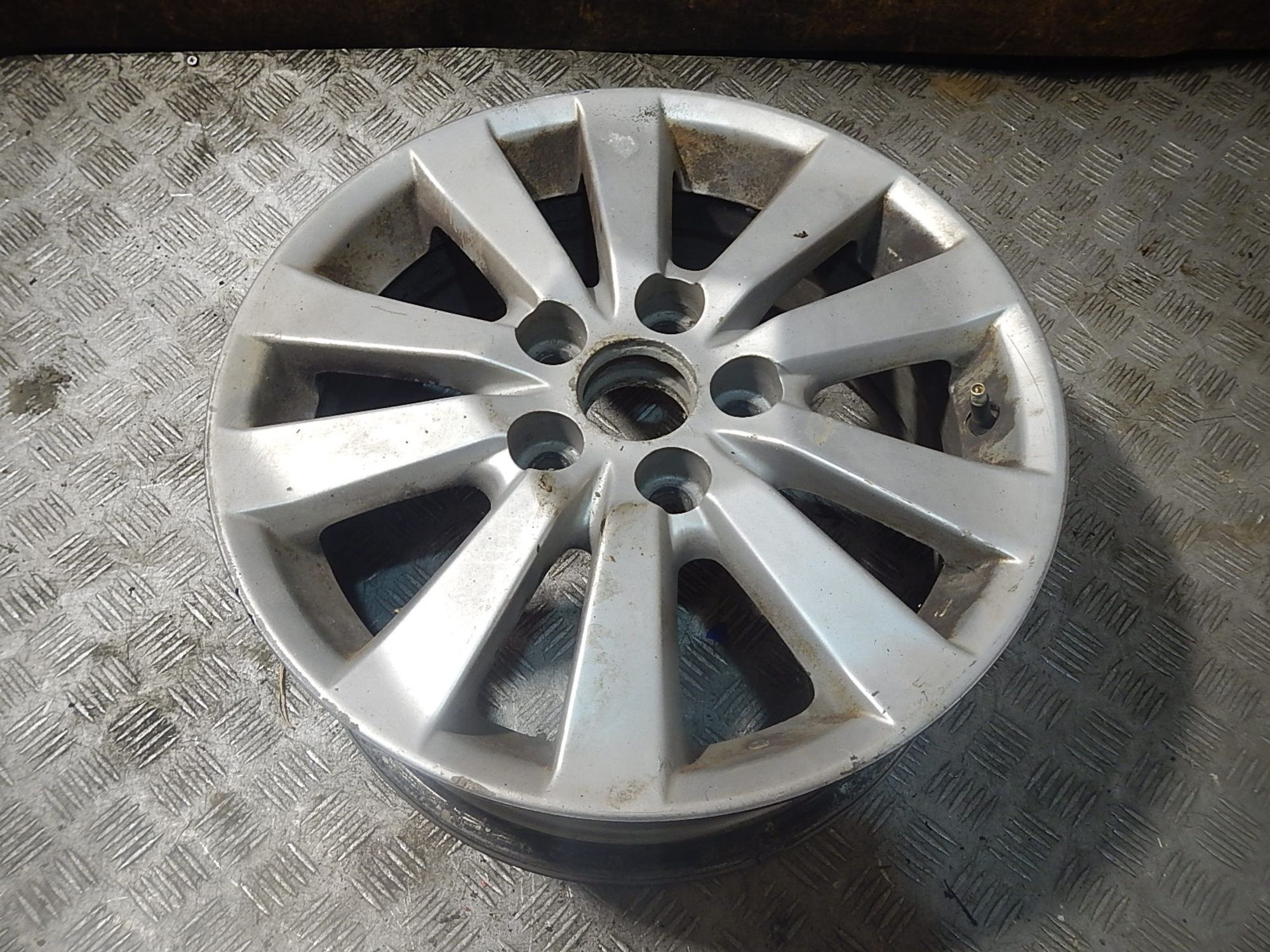https://ycs.partsauto.market/partsauto-images/thmbs/b135e93f2d106a11df5e4386431c5e55/ba5adab03bf1c70072c2576cb38f67c1/9c8cf58652b6d95454f6c02f3f5c7b98.jpg