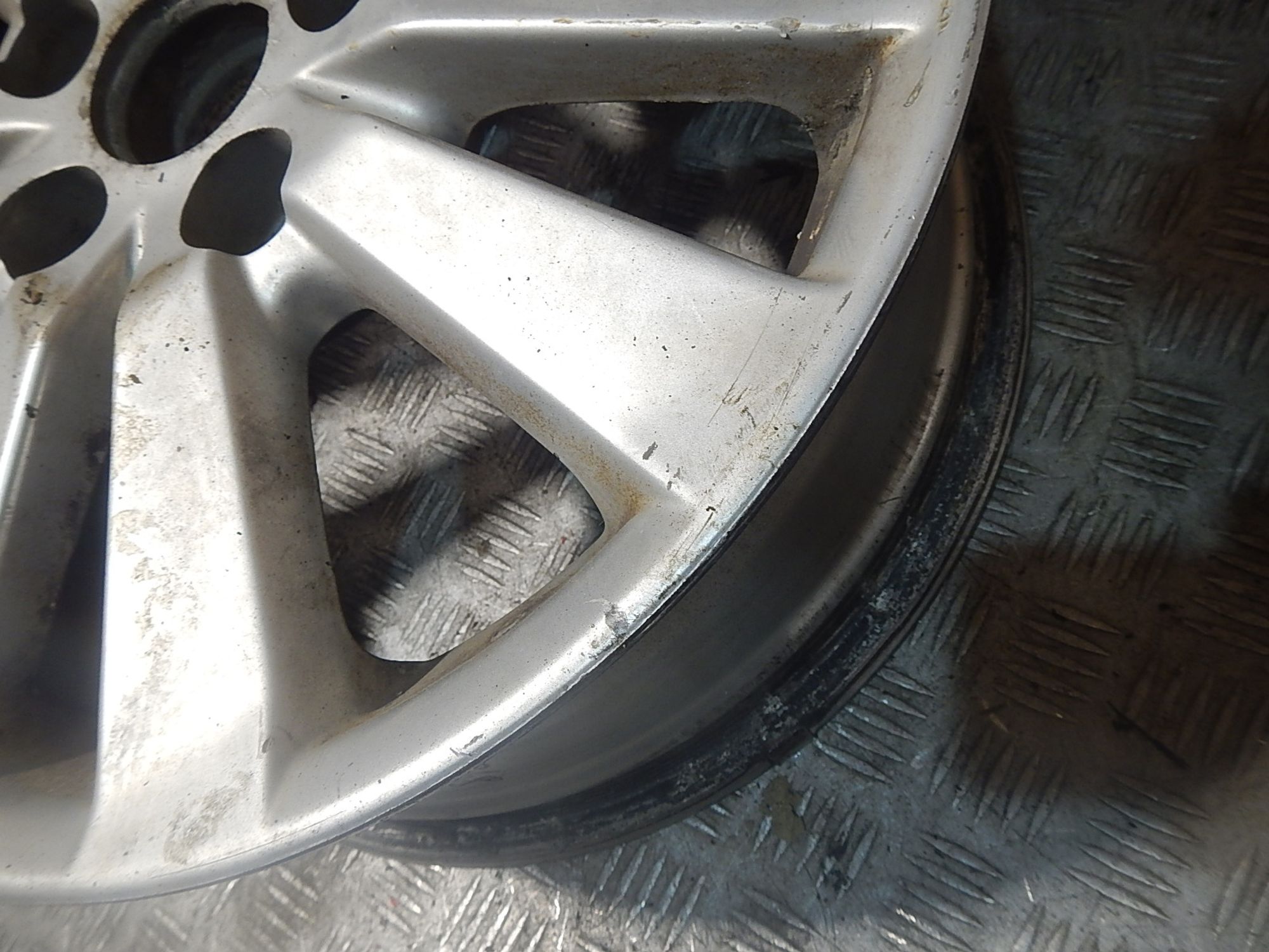https://ycs.partsauto.market/partsauto-images/thmbs/b135e93f2d106a11df5e4386431c5e55/ba5adab03bf1c70072c2576cb38f67c1/baa3b345fcd77ad55a3207faec944d4c.jpg