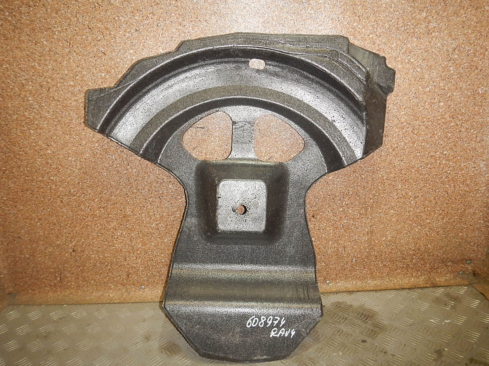 https://ycs.partsauto.market/partsauto-images/thmbs/b135e93f2d106a11df5e4386431c5e55/bdb564ad654773799c0d6a376c2e2fa3/a6b423de60889eac1a6c65195cdbab26.jpg