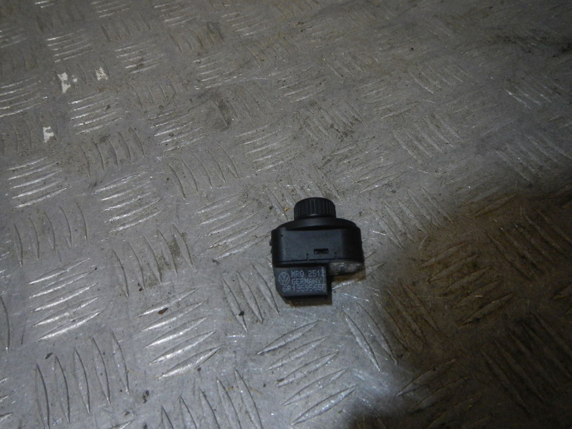 https://ycs.partsauto.market/partsauto-images/thmbs/b135e93f2d106a11df5e4386431c5e55/be2ba0118644e5a3051cbac24b305278/07f6706d2075ed0ca9f7008b44b7a869.jpg