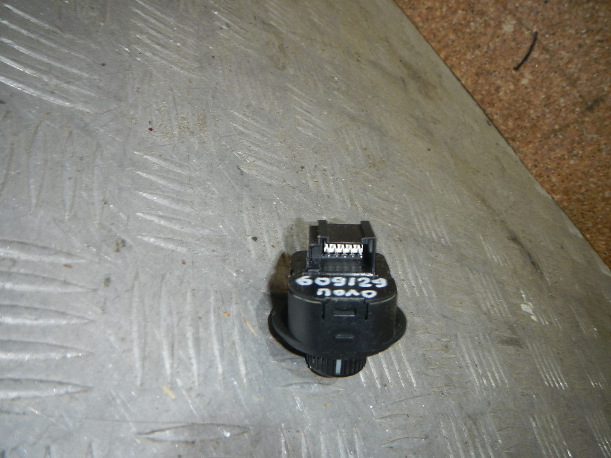 https://ycs.partsauto.market/partsauto-images/thmbs/b135e93f2d106a11df5e4386431c5e55/be2ba0118644e5a3051cbac24b305278/3d34e995a272e6662e810e573b7bb588.jpg