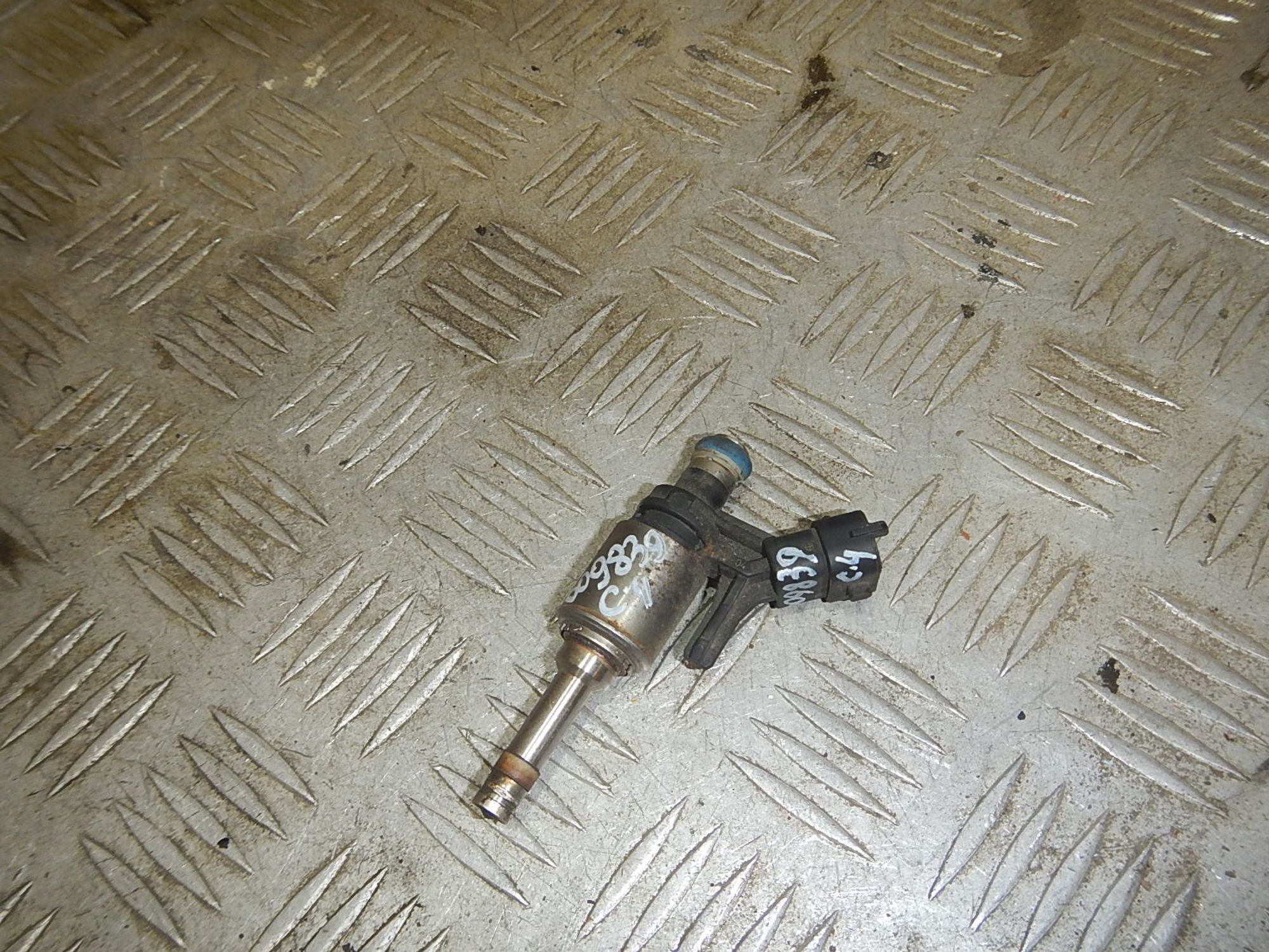 https://ycs.partsauto.market/partsauto-images/thmbs/b135e93f2d106a11df5e4386431c5e55/be84fd930386b56d3c296448f469cf08/3c4260da48cf04926644cb99c6f2f3f5.jpg