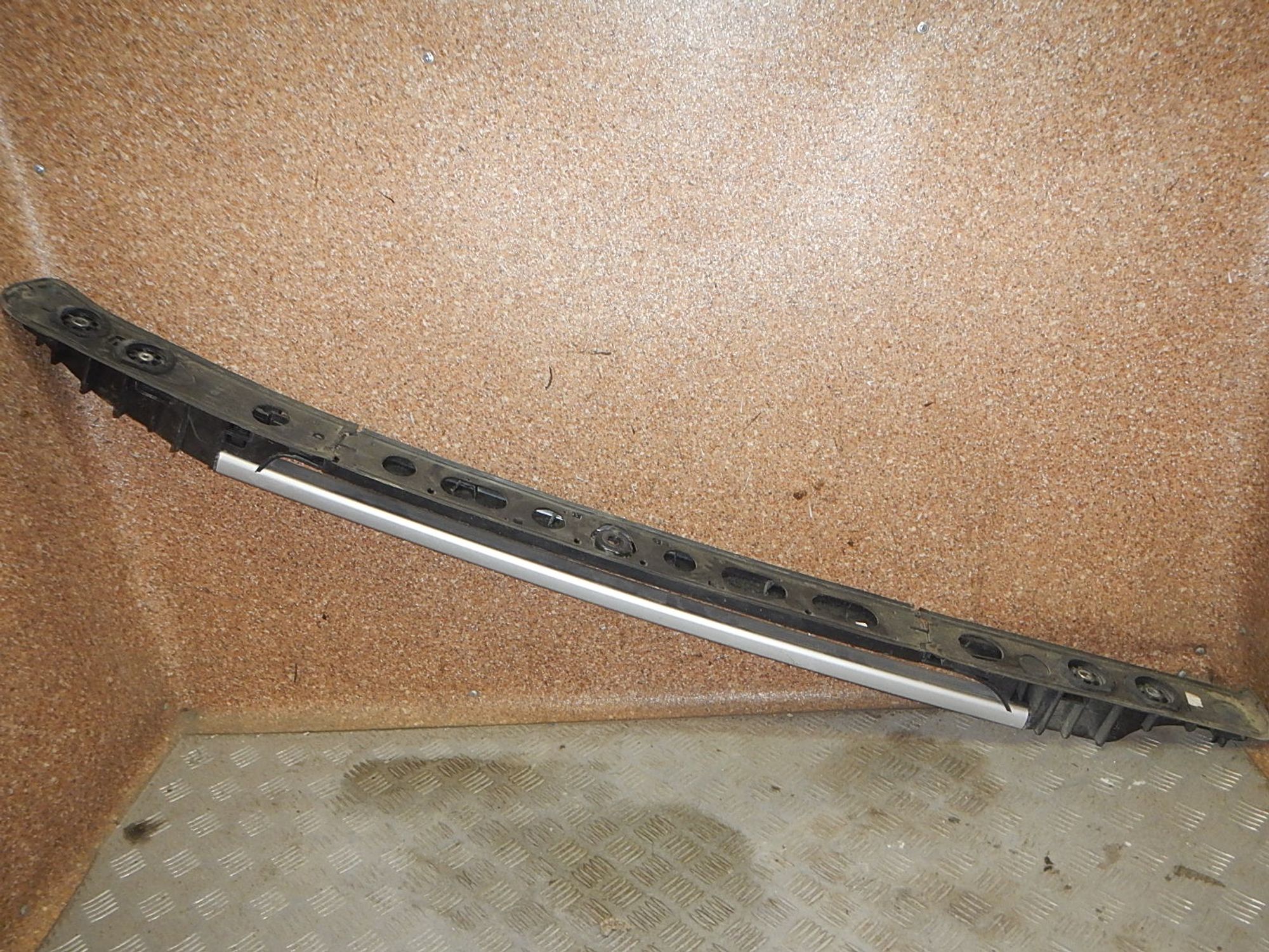 https://ycs.partsauto.market/partsauto-images/thmbs/b135e93f2d106a11df5e4386431c5e55/c43412d23fed1881c598ede1d45bdce2/debb1a84d4f2e5586e79676b40371898.jpg