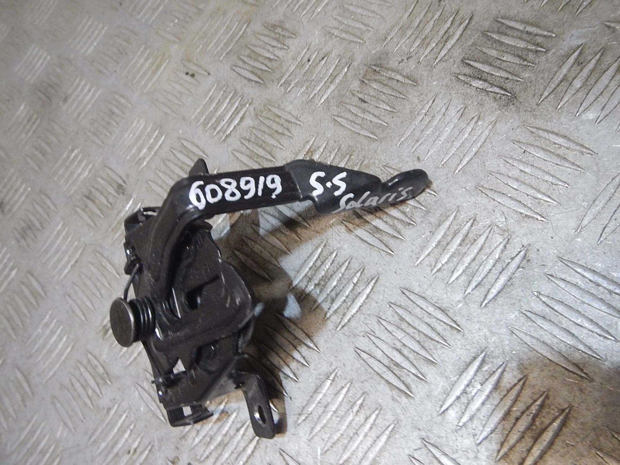 https://ycs.partsauto.market/partsauto-images/thmbs/b135e93f2d106a11df5e4386431c5e55/c92532e7961540169edec1c947188a55/5af186bc69ae306470ff7990f741adb3.jpg
