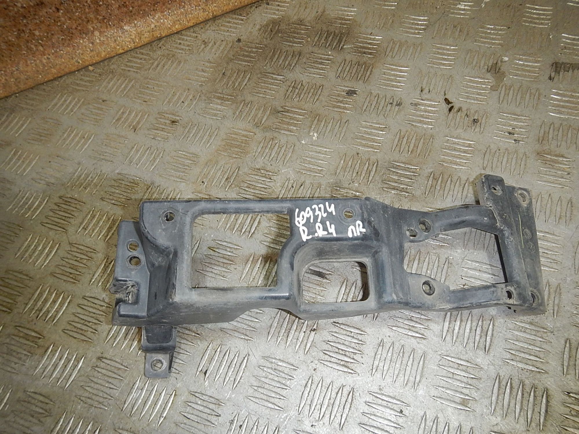 https://ycs.partsauto.market/partsauto-images/thmbs/b135e93f2d106a11df5e4386431c5e55/d30e6aceac79e747cff54578743af9c9/31d52a5441f811c8e5a518664faca6a9.jpg