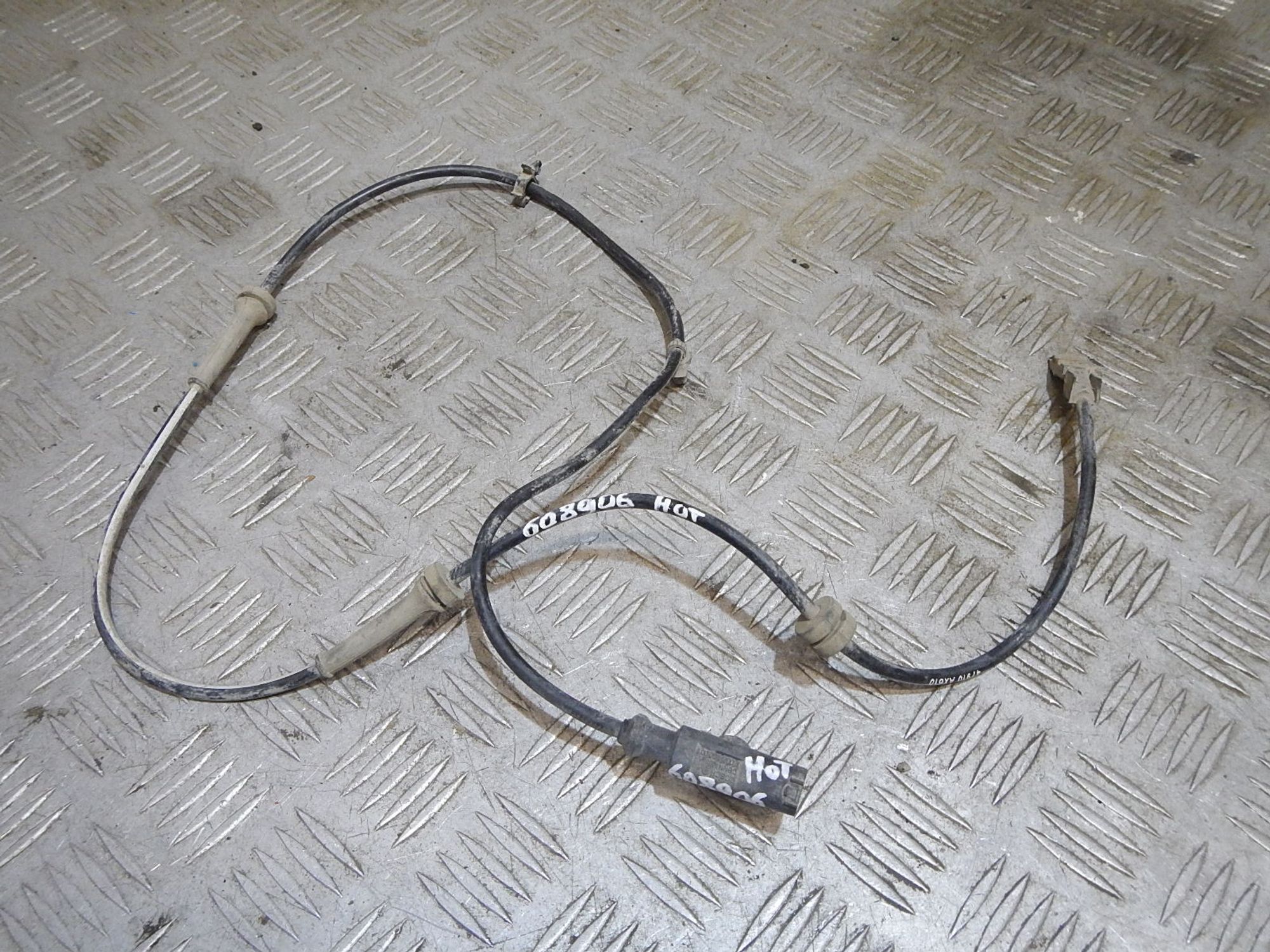 https://ycs.partsauto.market/partsauto-images/thmbs/b135e93f2d106a11df5e4386431c5e55/d6cac7d7ea48063885665a713710c877/96488b86f8dddc4043024647b0a9f3d3.jpg