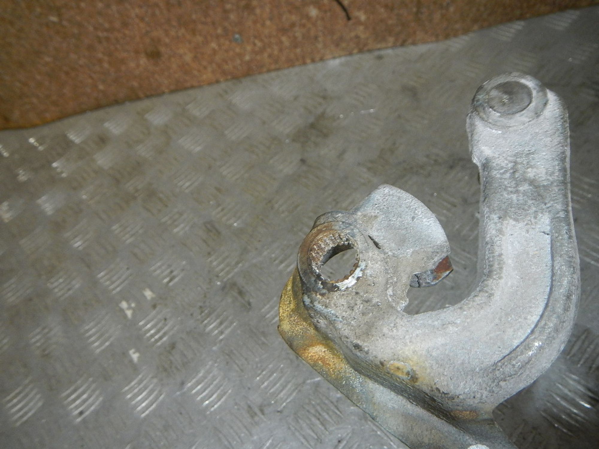 https://ycs.partsauto.market/partsauto-images/thmbs/b135e93f2d106a11df5e4386431c5e55/d8ff3f306582483b1a1caf48a1b99b31/0adb67f1bc1a33418b6ad3acaa7ee9c7.jpg