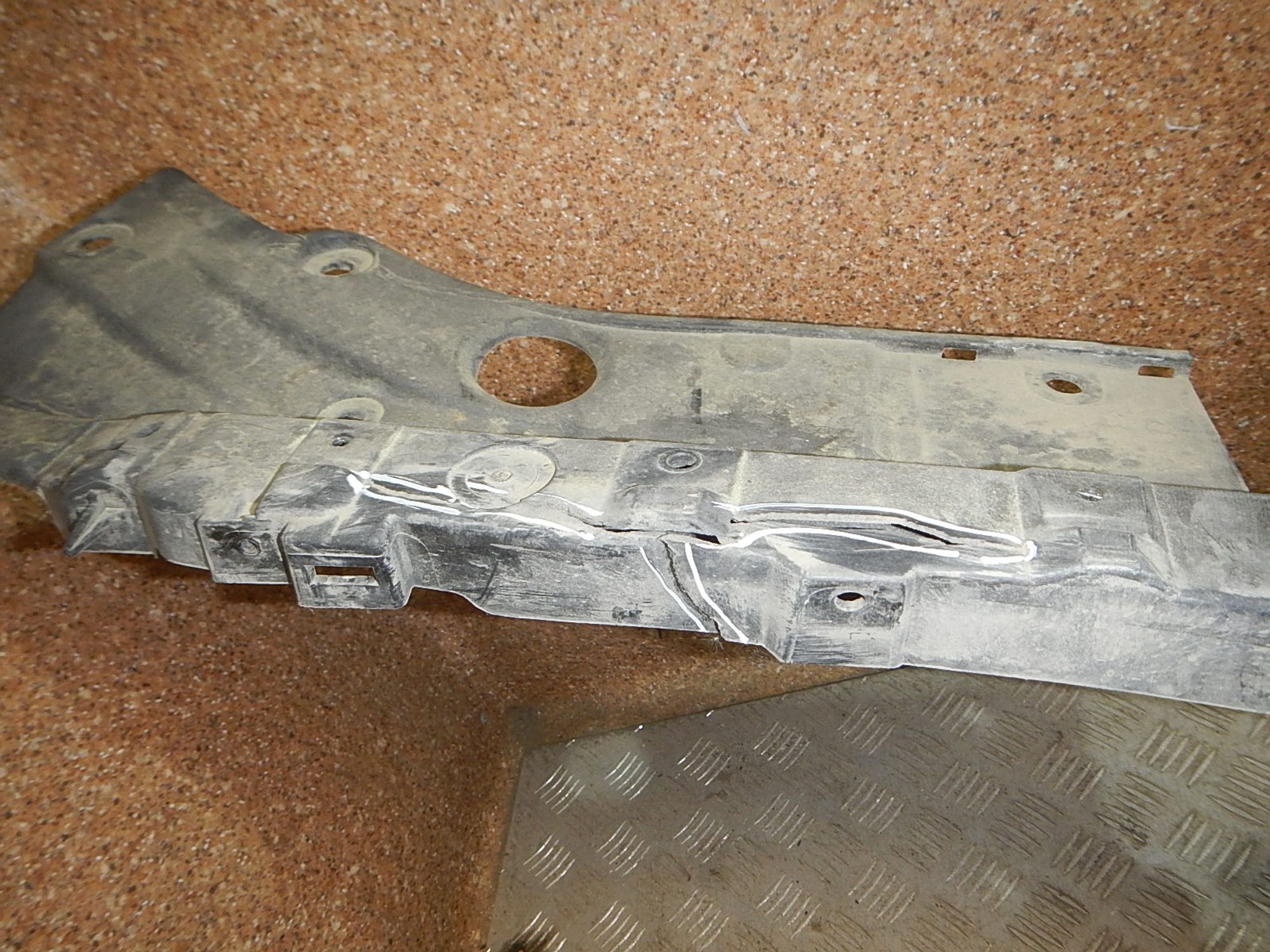 https://ycs.partsauto.market/partsauto-images/thmbs/b135e93f2d106a11df5e4386431c5e55/dc04a427ef9ce977ee6ce110e246d318/59ec8a74ac85107922753e390e9a4891.jpg