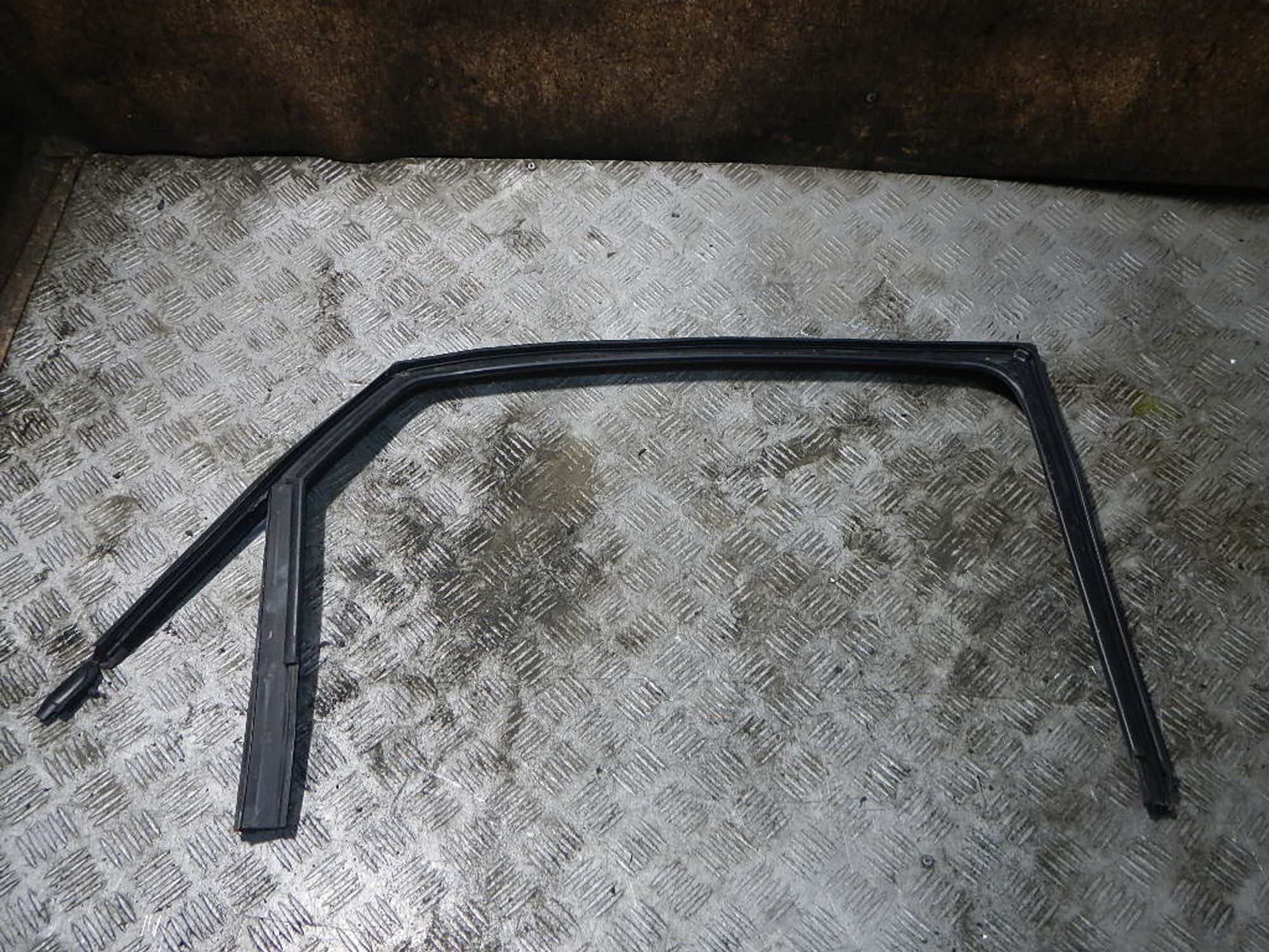 https://ycs.partsauto.market/partsauto-images/thmbs/b135e93f2d106a11df5e4386431c5e55/dc9f690927eb9dcbba69bb736f9ce68a/c0a274de974b61f2ee0da460937931cf.jpg