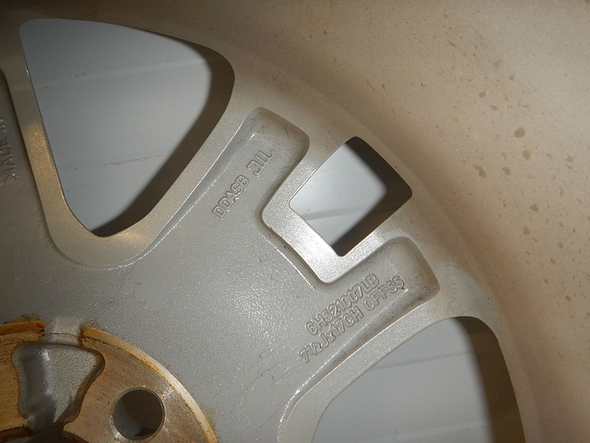 https://ycs.partsauto.market/partsauto-images/thmbs/b135e93f2d106a11df5e4386431c5e55/dd286d8d75da94c8c2b84f539663e40a/f8e7dd18710a9ccbdaab07cd467ef0d9.jpg