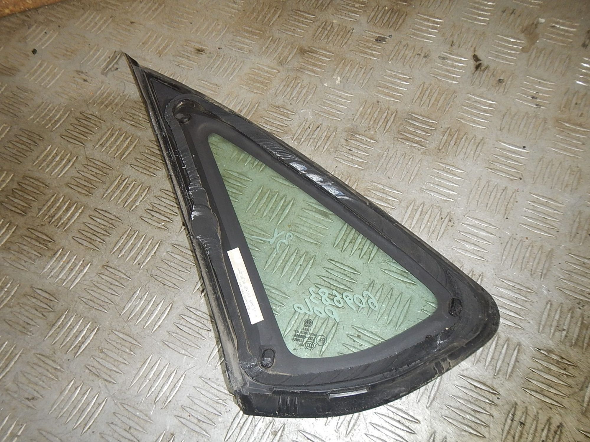 https://ycs.partsauto.market/partsauto-images/thmbs/b135e93f2d106a11df5e4386431c5e55/dda4abeef39ca5e058effef943378e26/69db797e46dba936cc6c9bc55e48a1a4.jpg