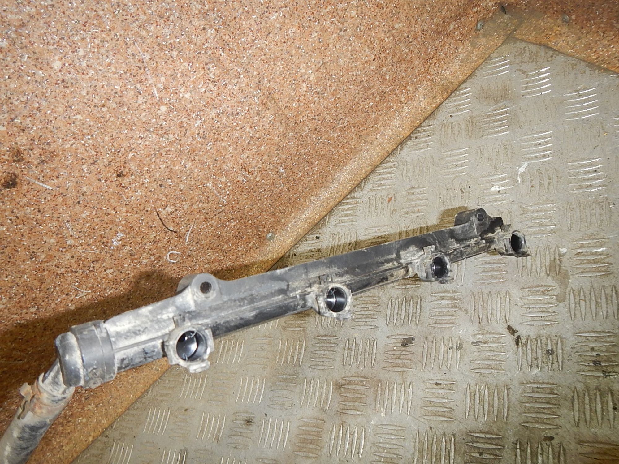 https://ycs.partsauto.market/partsauto-images/thmbs/b135e93f2d106a11df5e4386431c5e55/e4ea897c84f6a2284780f3d082864d6d/78a9a47832f042d1b974cc21a1d5acf5.jpg