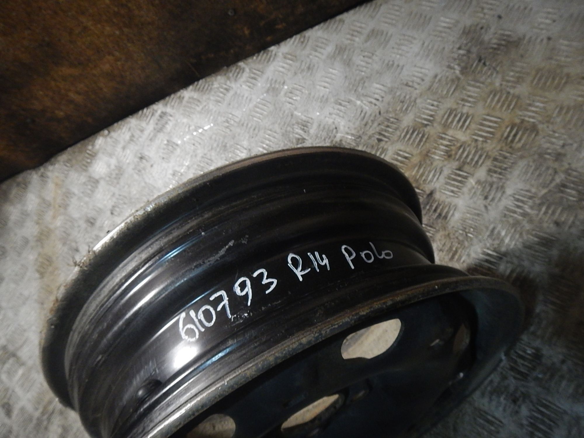 https://ycs.partsauto.market/partsauto-images/thmbs/b135e93f2d106a11df5e4386431c5e55/e62bbbe40ea949a19da1e3178ffa8e5b/4e6706aad3a4c5ff37905d3fadb5fbe7.jpg