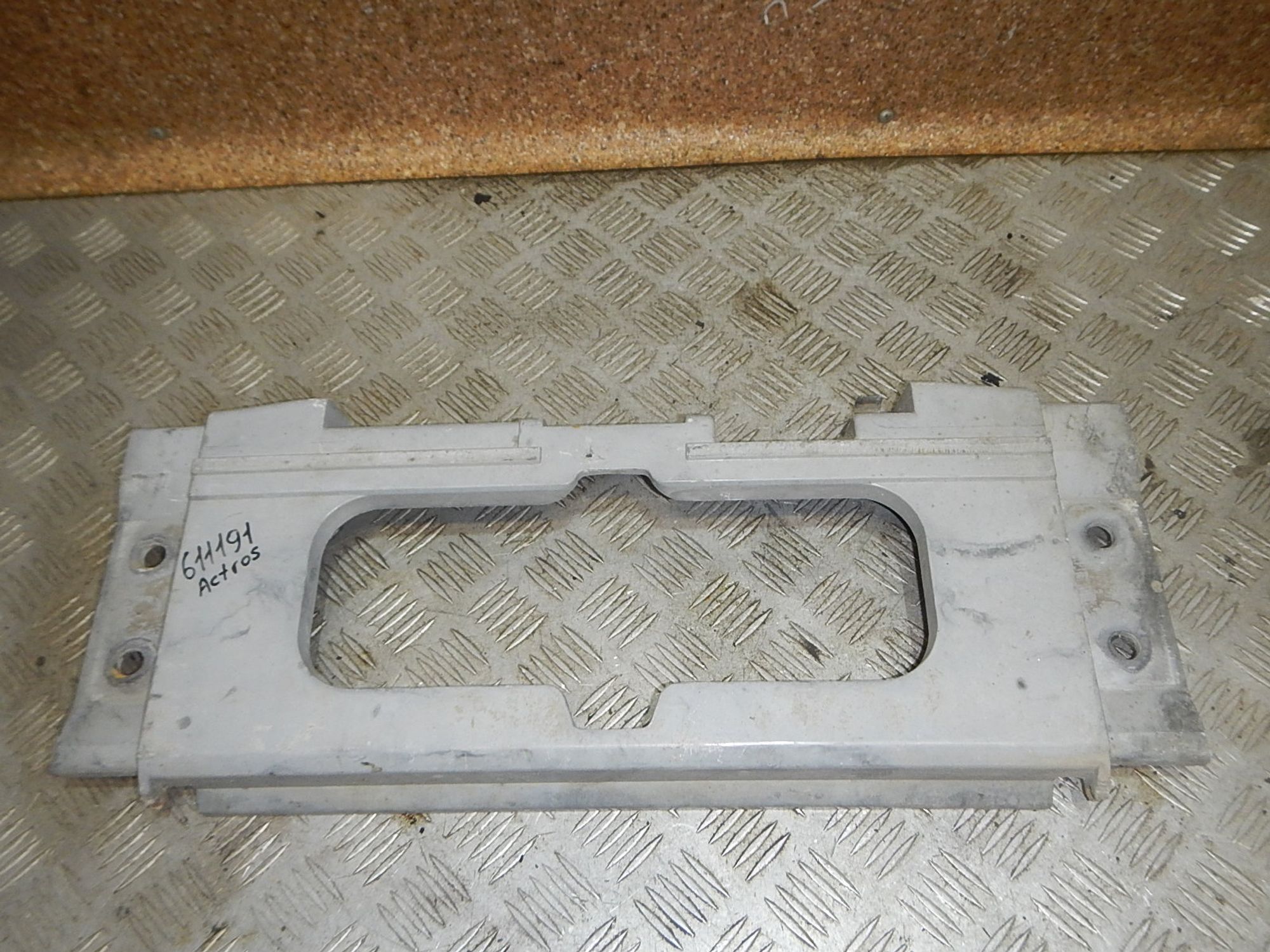 https://ycs.partsauto.market/partsauto-images/thmbs/b135e93f2d106a11df5e4386431c5e55/e798c9dc5daf7a5436cada9ee274f1fa/8858c68200e715e444160fd08e31a9a2.jpg
