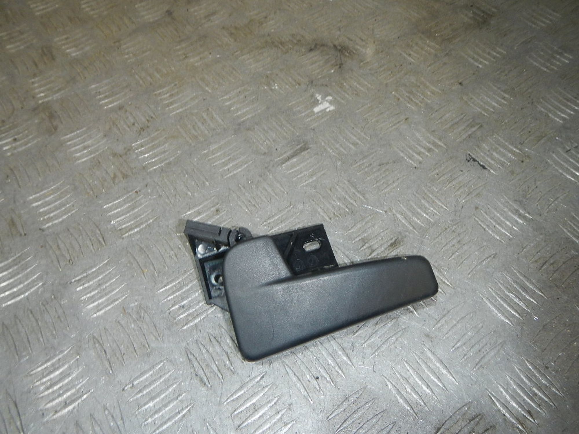 https://ycs.partsauto.market/partsauto-images/thmbs/b135e93f2d106a11df5e4386431c5e55/e93b9a3399950cb43bf788867954fae2/6e5dfedd078113c5db47d8d3417a58b8.jpg