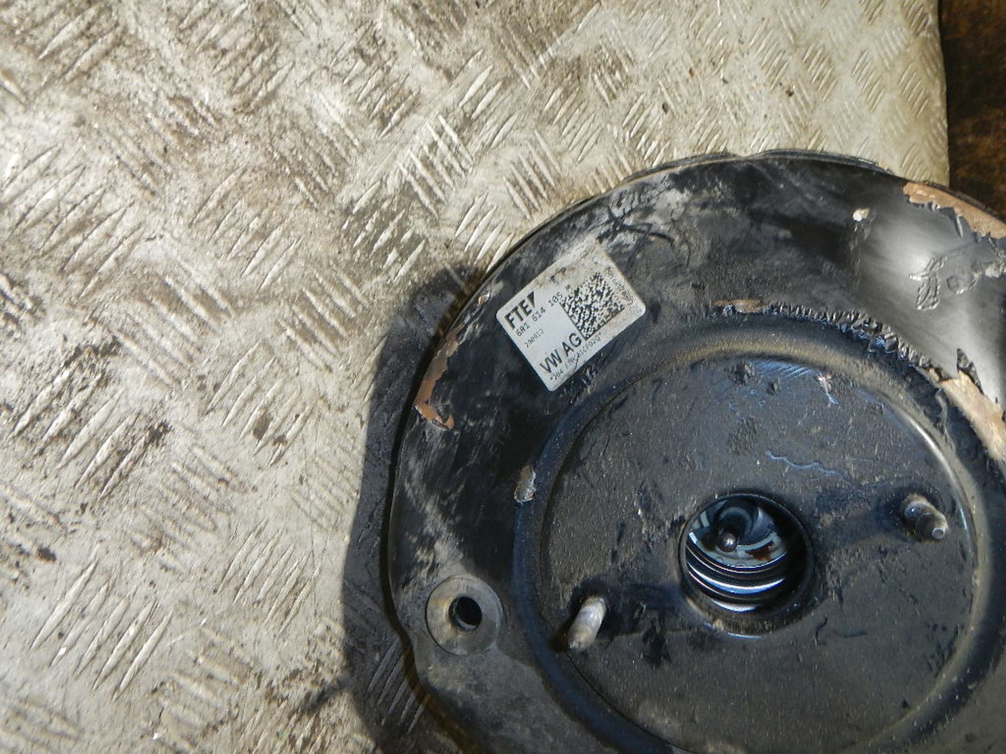 https://ycs.partsauto.market/partsauto-images/thmbs/b135e93f2d106a11df5e4386431c5e55/e97c085d1dbad2088068bf0413d054a5/2d2f2b1e145b838add9966901b65bb59.jpg