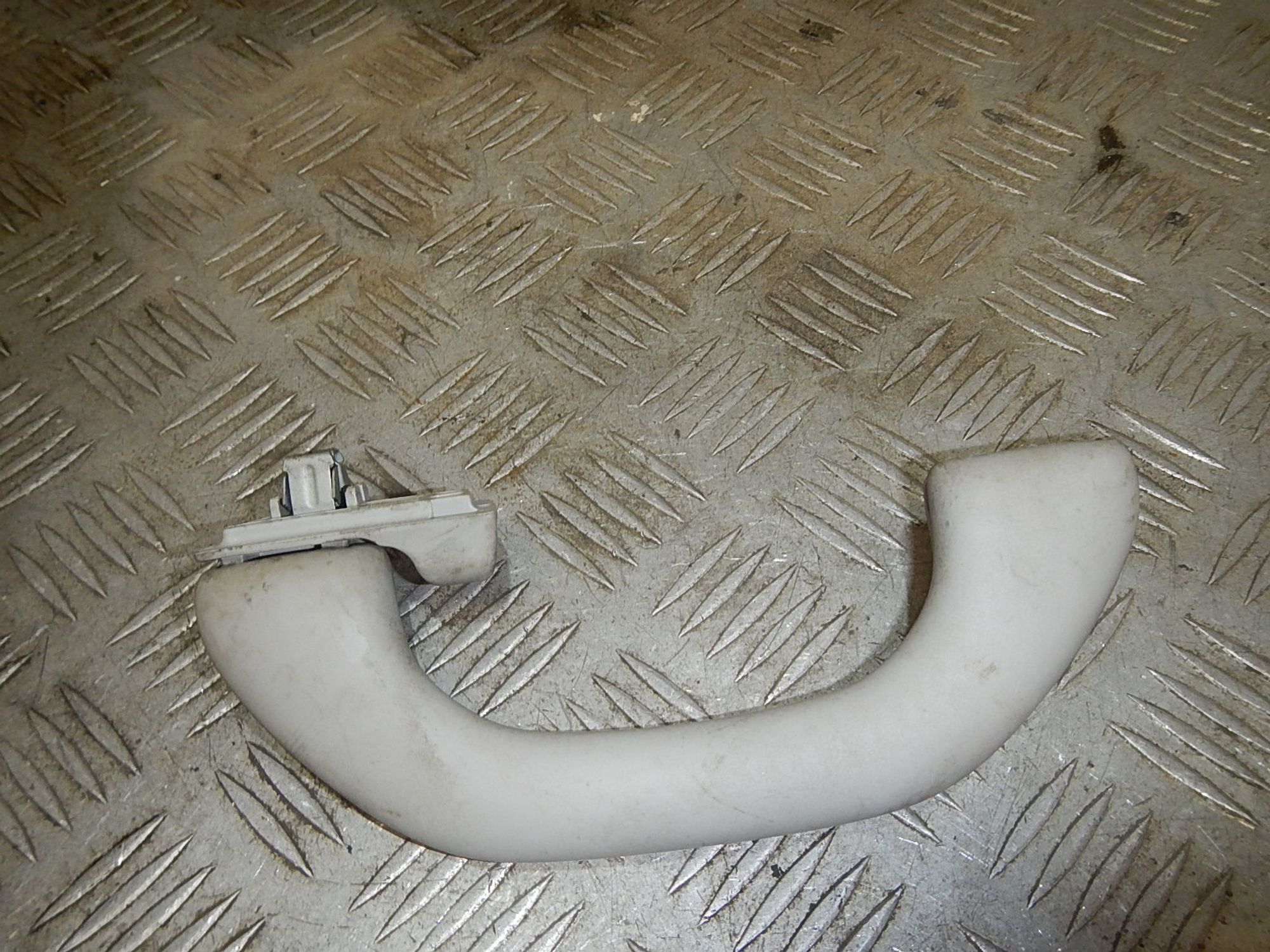 https://ycs.partsauto.market/partsauto-images/thmbs/b135e93f2d106a11df5e4386431c5e55/ea53e81c1487cdf3ad114966a5931663/d9a83d9de753c7a839a6e7d4c35e67ea.jpg