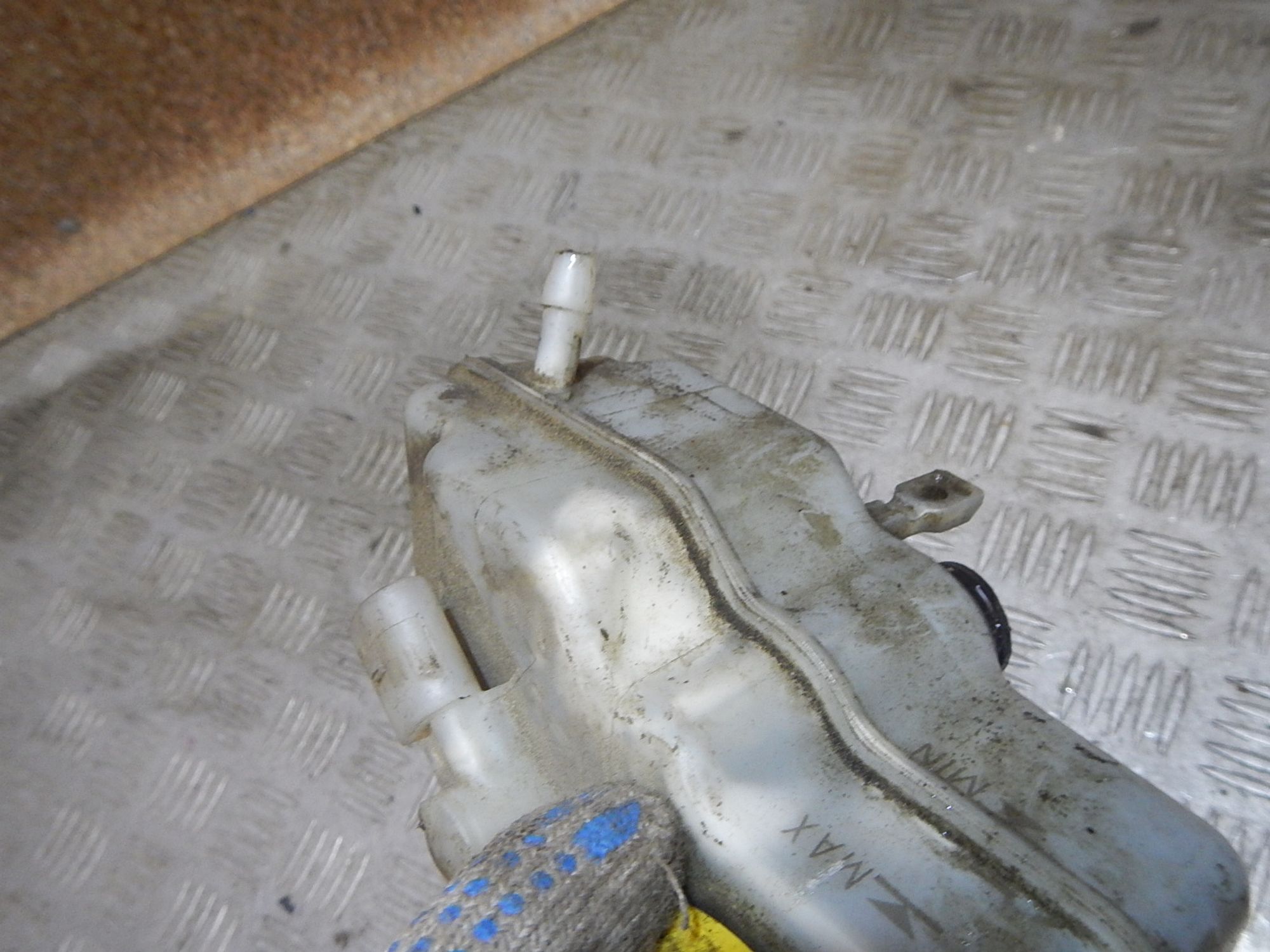 https://ycs.partsauto.market/partsauto-images/thmbs/b135e93f2d106a11df5e4386431c5e55/f08fab71842c1ff792b3f05020366a77/3aeee6413e59e3204c9c8e6afccb3a21.jpg