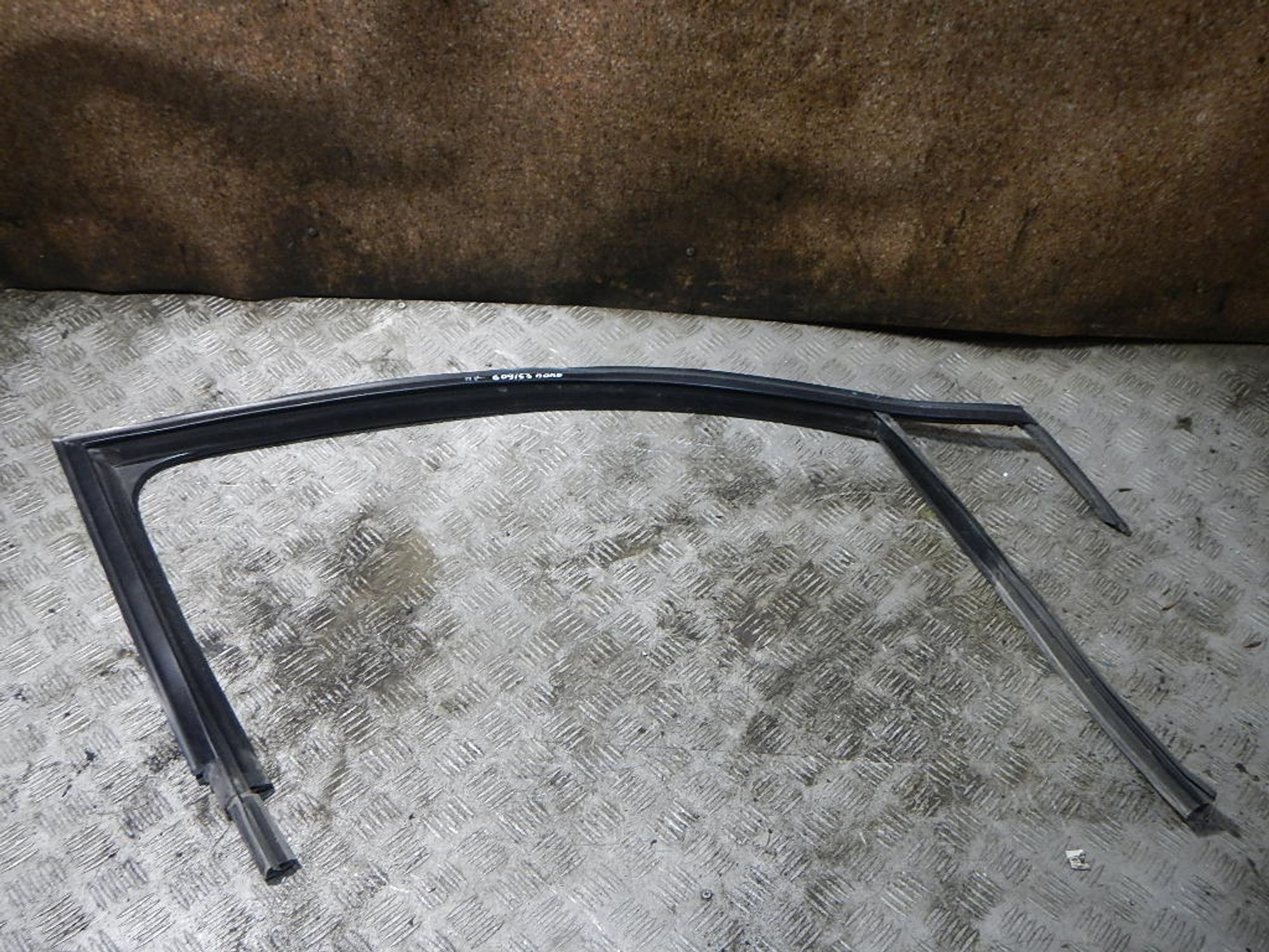 https://ycs.partsauto.market/partsauto-images/thmbs/b135e93f2d106a11df5e4386431c5e55/f315f555b24c7a678dfa4a9cc7fd073d/6037286bbab3dd62bb8731a9dc5ab116.jpg