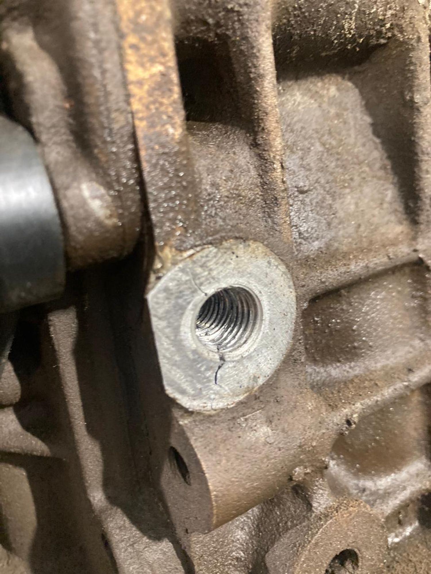 https://ycs.partsauto.market/partsauto-images/thmbs/b135e93f2d106a11df5e4386431c5e55/f46c0d2232d915e64650c9a8c6d16bdc/8a6f4527a8c7e661d097df1e011254e8.jpg