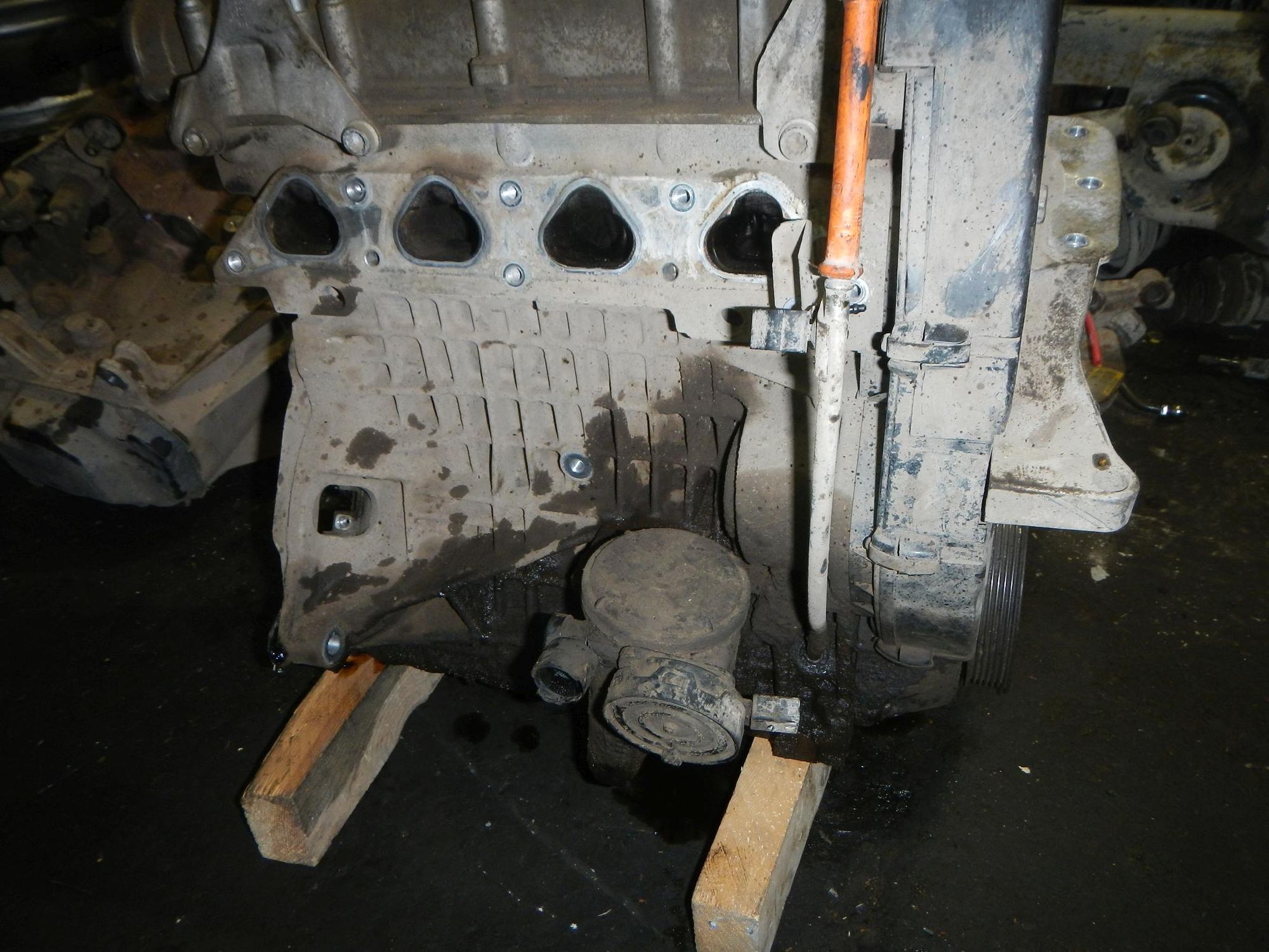 https://ycs.partsauto.market/partsauto-images/thmbs/b135e93f2d106a11df5e4386431c5e55/f46c0d2232d915e64650c9a8c6d16bdc/a3e709ba081fa16d52ca041515e1a811.jpg