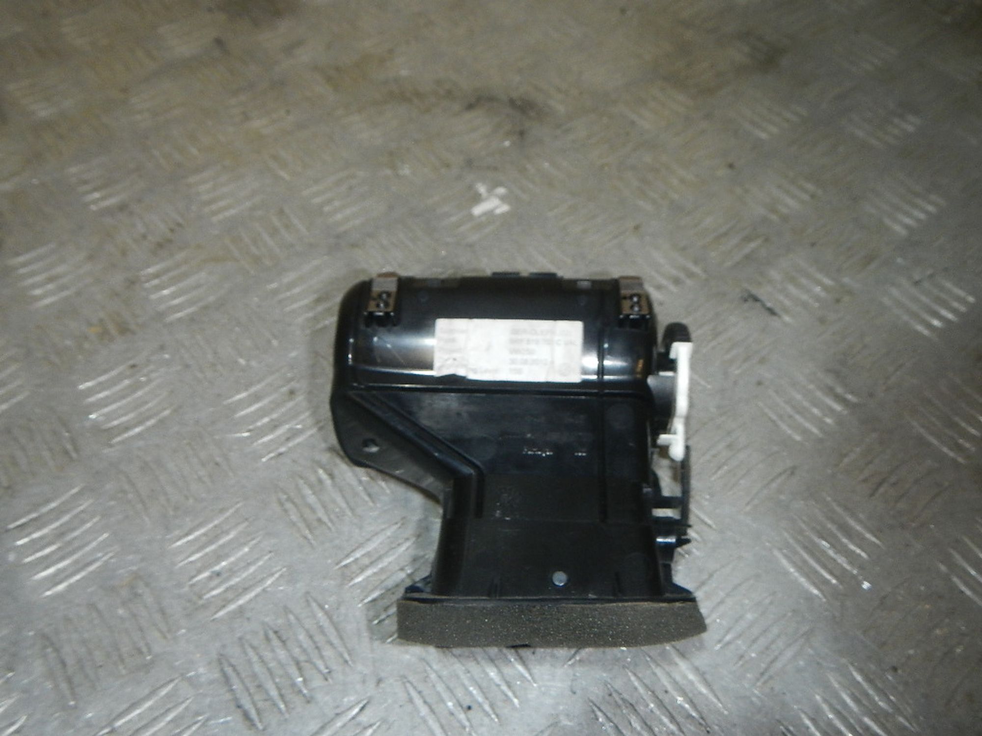 https://ycs.partsauto.market/partsauto-images/thmbs/b135e93f2d106a11df5e4386431c5e55/f6844daad94a351c6109d6edf1504c05/667814c7094feec09ba802021c3d1db7.jpg
