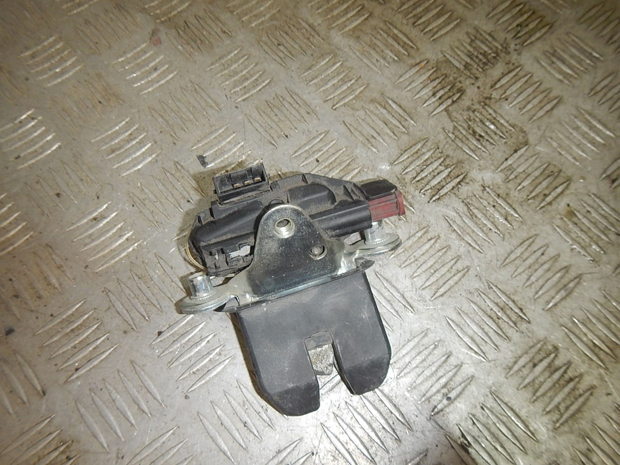 https://ycs.partsauto.market/partsauto-images/thmbs/b135e93f2d106a11df5e4386431c5e55/fa2919270fdbc4bf99c598ce2c04664d/4a2b392c6c0a06f0420e26e33403c921.jpg