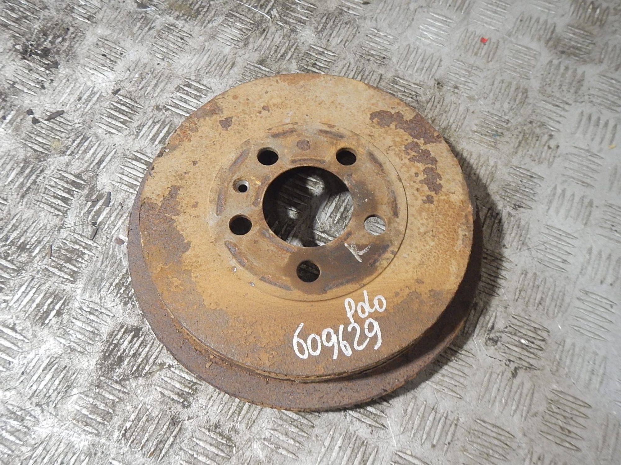 https://ycs.partsauto.market/partsauto-images/thmbs/b135e93f2d106a11df5e4386431c5e55/fa8b714dd51e54b2a635b43344e2636f/7f7fcd7bfcb44ff692326d67924195ce.jpg