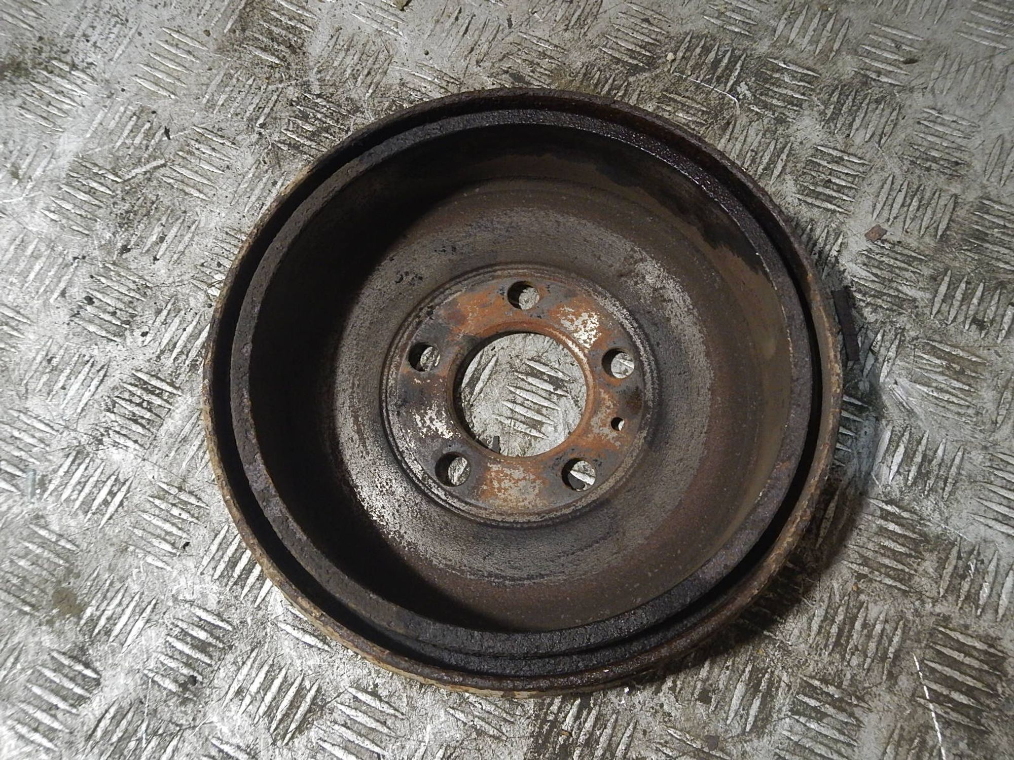 https://ycs.partsauto.market/partsauto-images/thmbs/b135e93f2d106a11df5e4386431c5e55/fa8b714dd51e54b2a635b43344e2636f/b7857d624471000b2a053f0c5ab6f9c3.jpg
