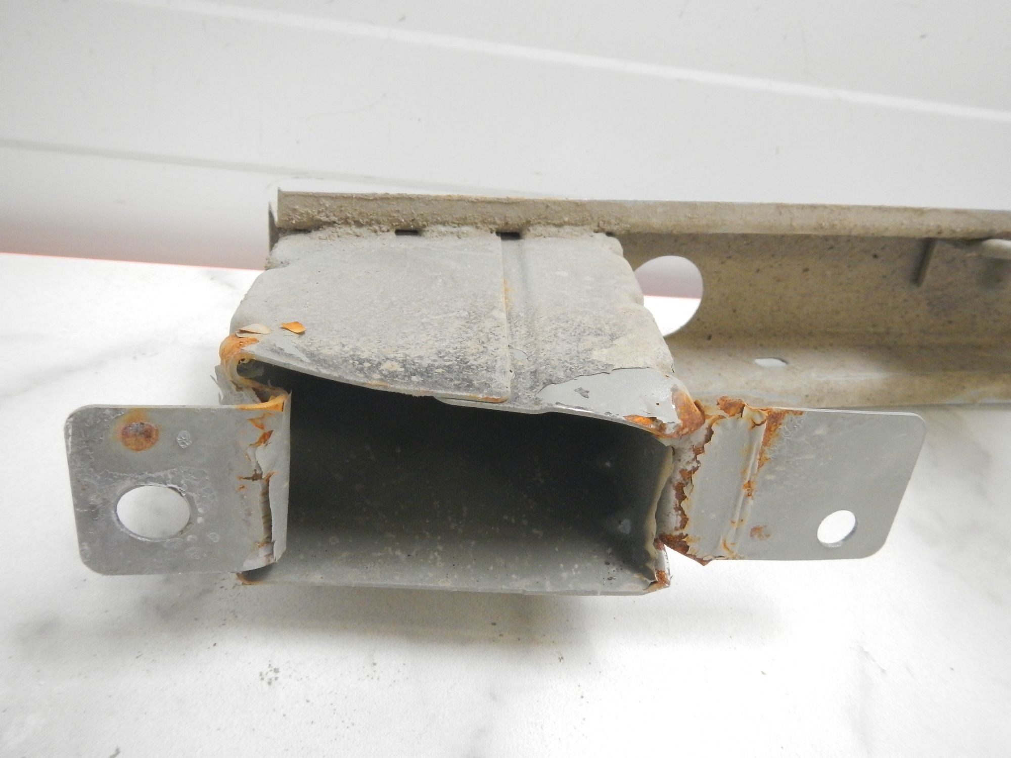 https://ycs.partsauto.market/partsauto-images/thmbs/b135e93f2d106a11df5e4386431c5e55/ffd587648af2cf045c72b459b47dbf87/a427866d350190fa1dded8c7635199e5.jpg